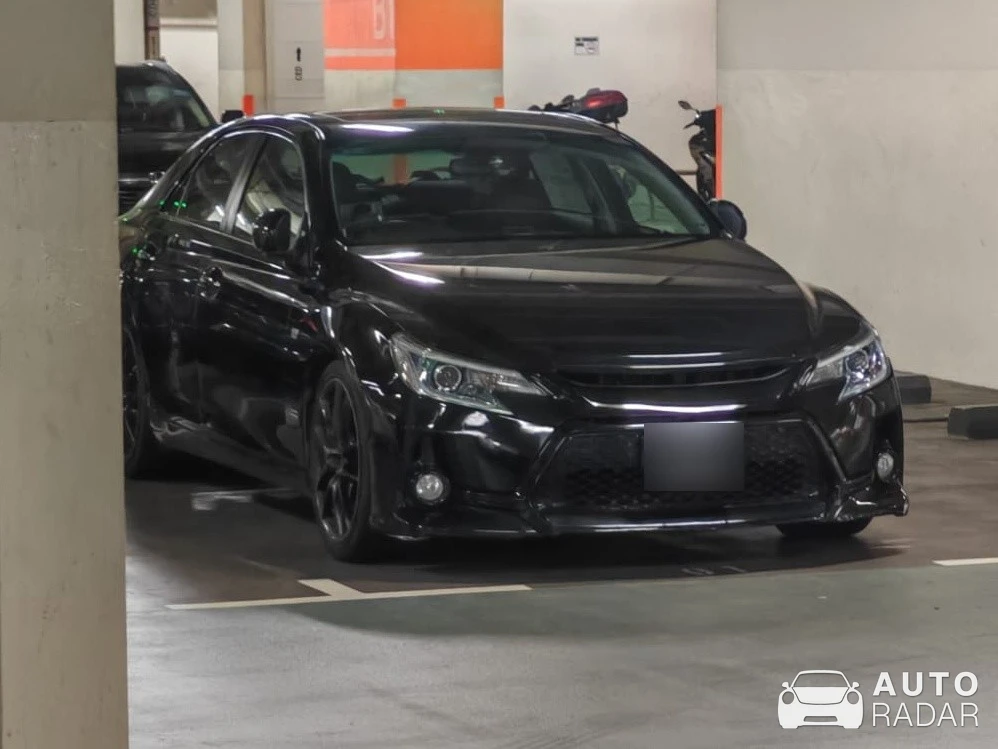 Toyota Mark X spotted in Singapore