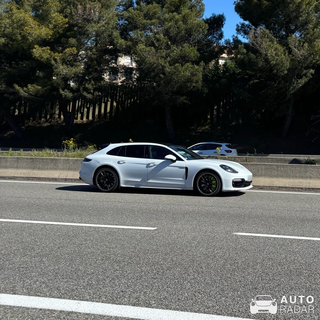 Porsche 971 Panamera 4 E-Hybrid Sport Turismo spotted in Vauvenargues