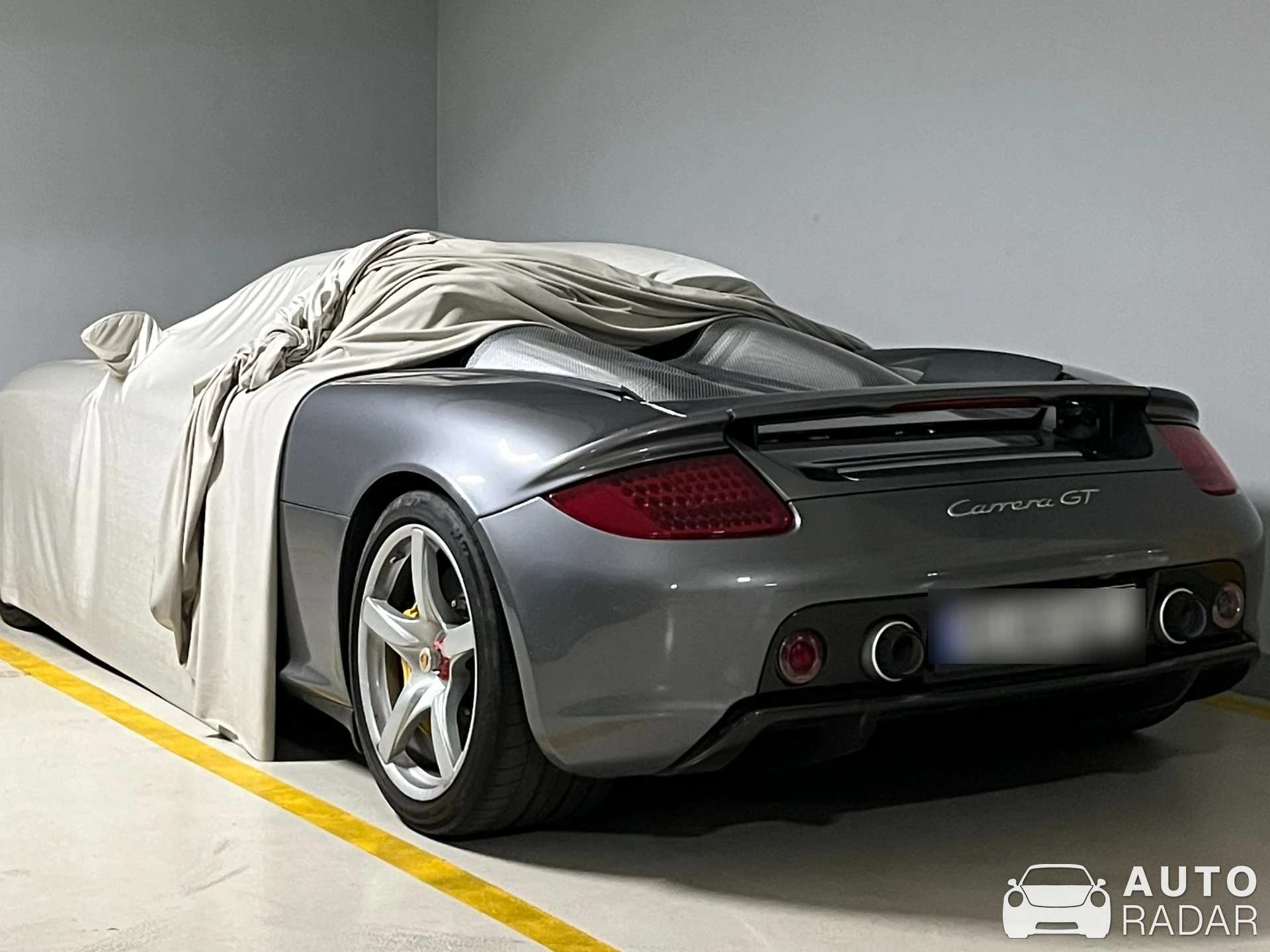Porsche Carrera GT spotted in Tbilisi, Georgia