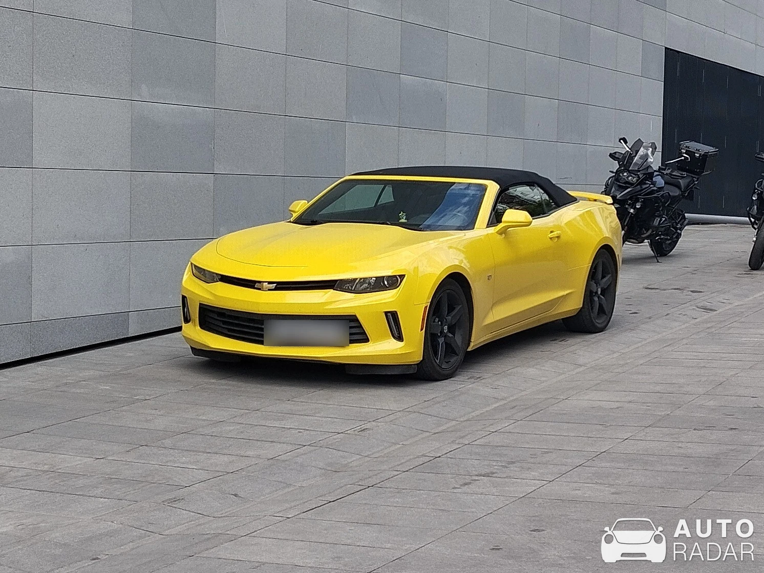 Chevrolet Camaro RS Cabriolet spotted in Екатеринбург