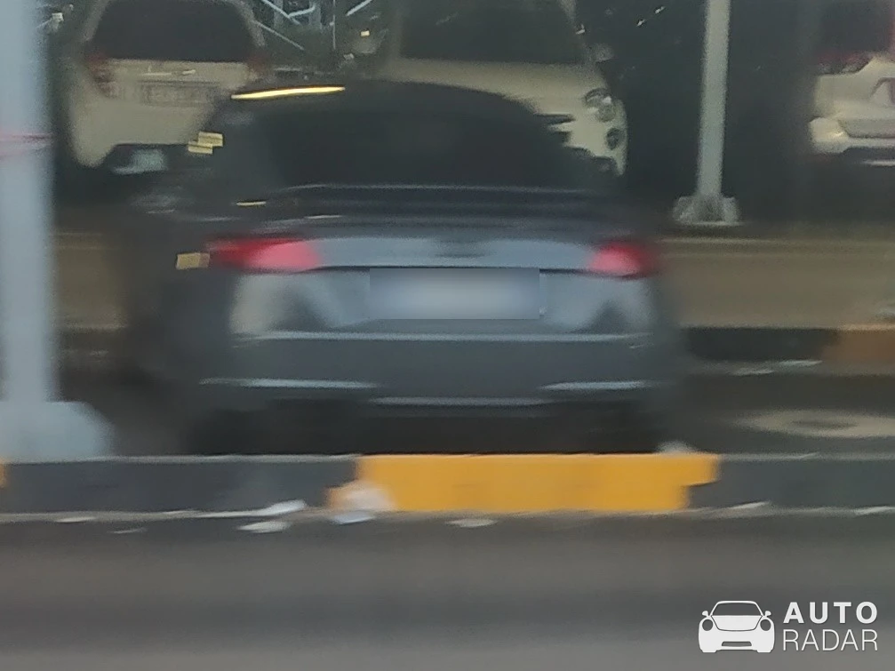 Audi TT 8S spotted in Roma