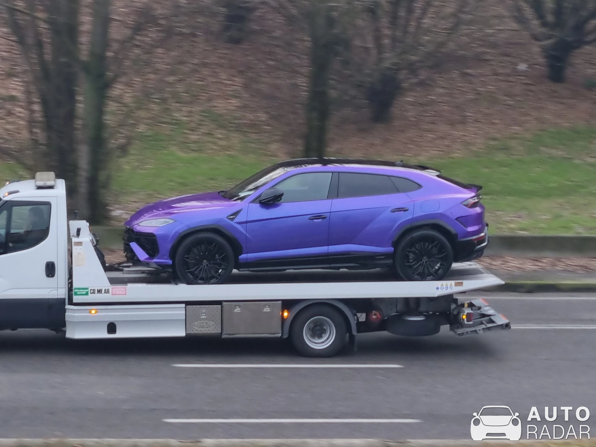 Lamborghini Urus SE spotted in Milano, Italy