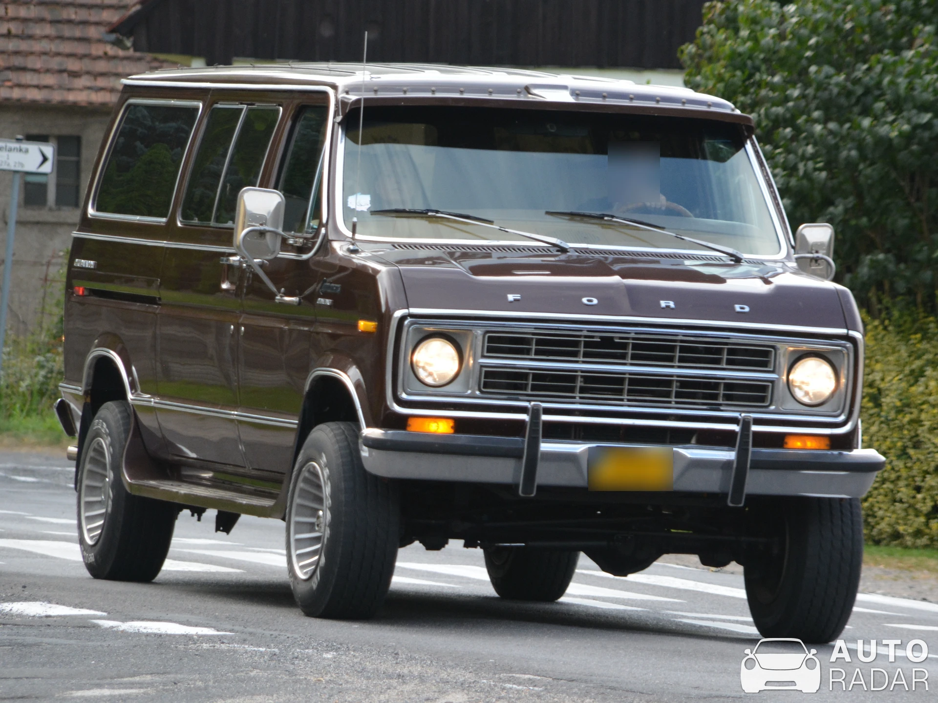 Ford Econoline spotted in Bielanka