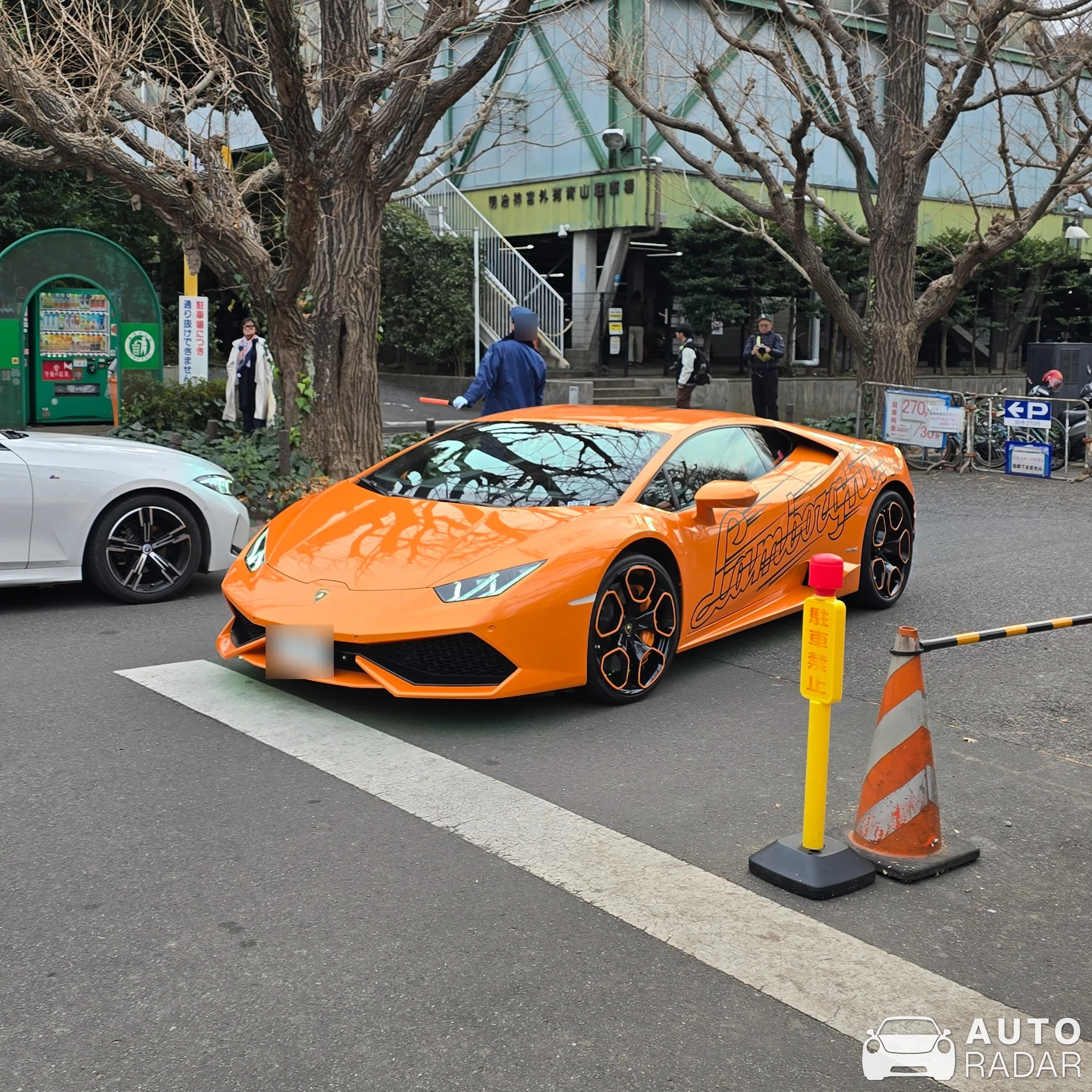 Lamborghini Huracán LP610-4 spotted in Minato City, 일본