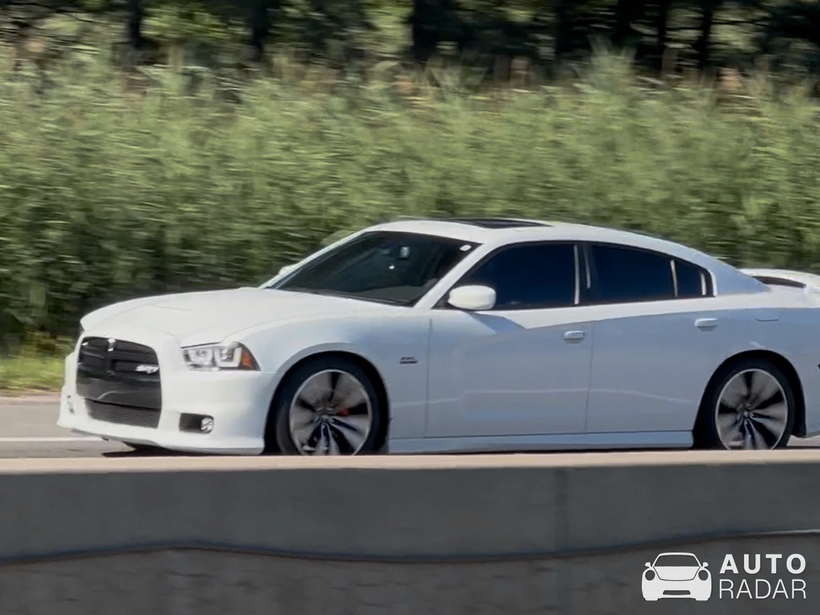 Dodge Charger SRT-8 2012 spotted in Terrebonne