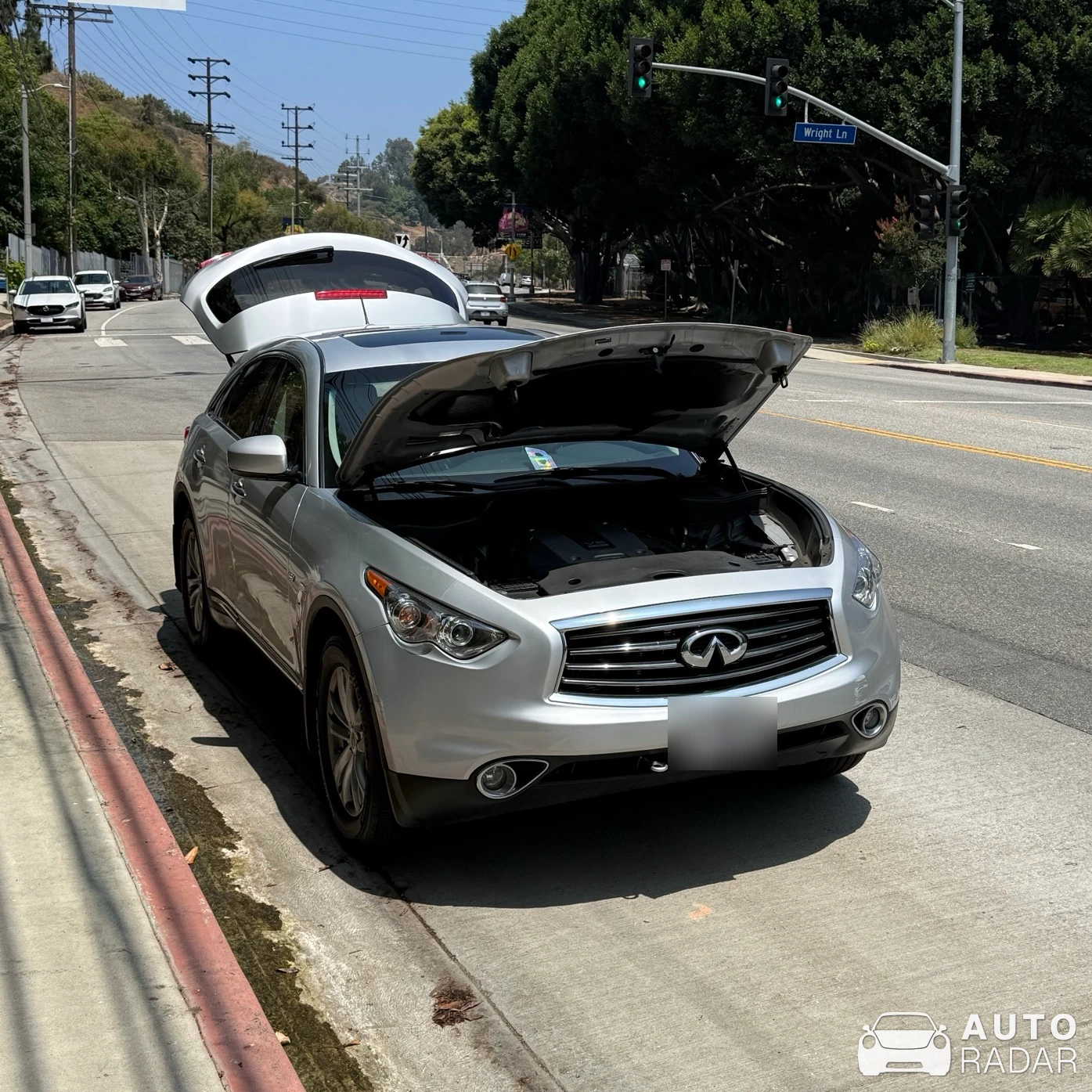Infiniti QX70 spotted in Los Angeles