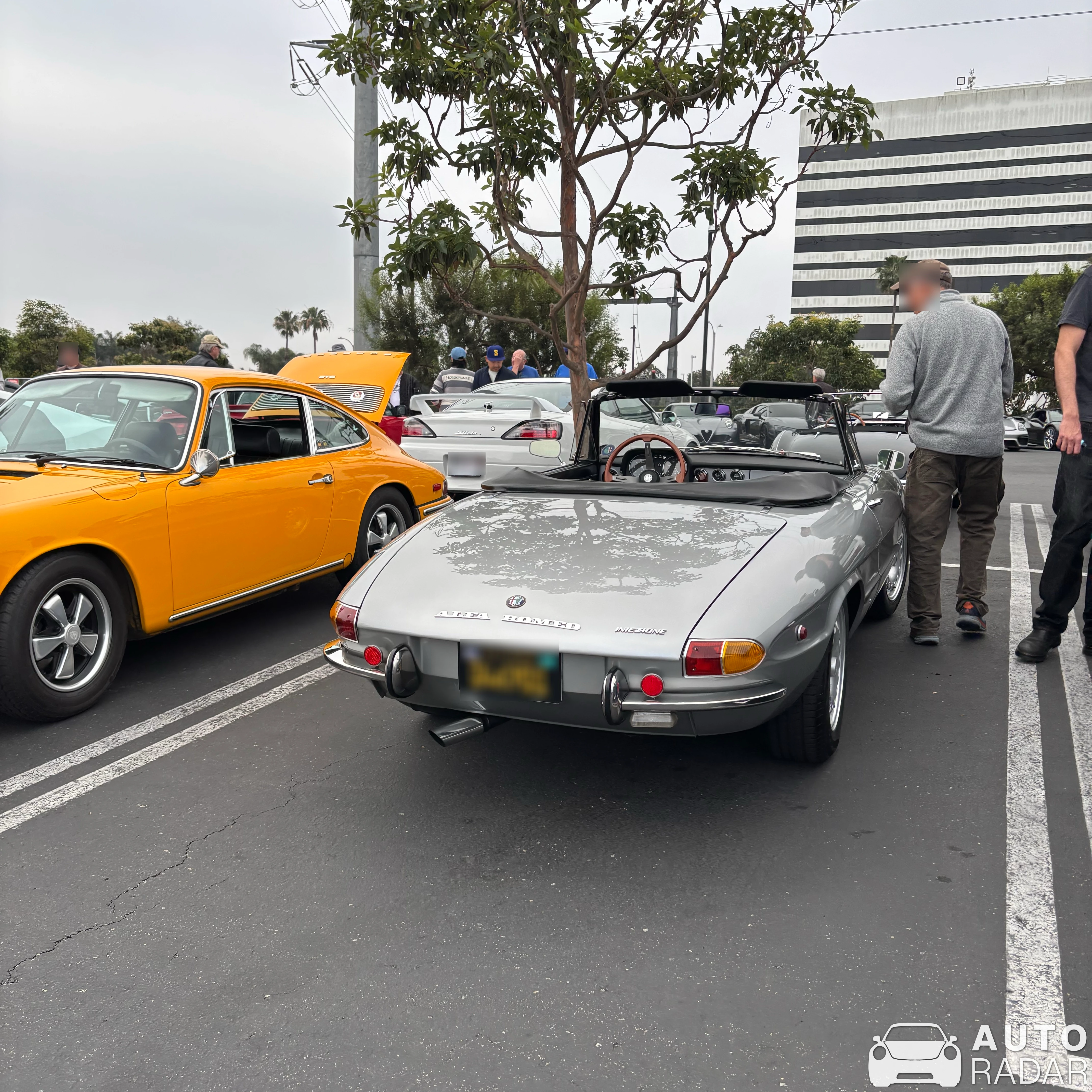 Alfa Romeo 1750 spider spotted in El Segundo