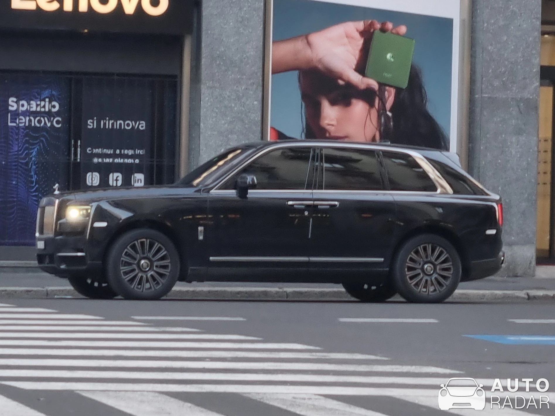 Rolls-Royce Cullinan spotted in Milano, Italia