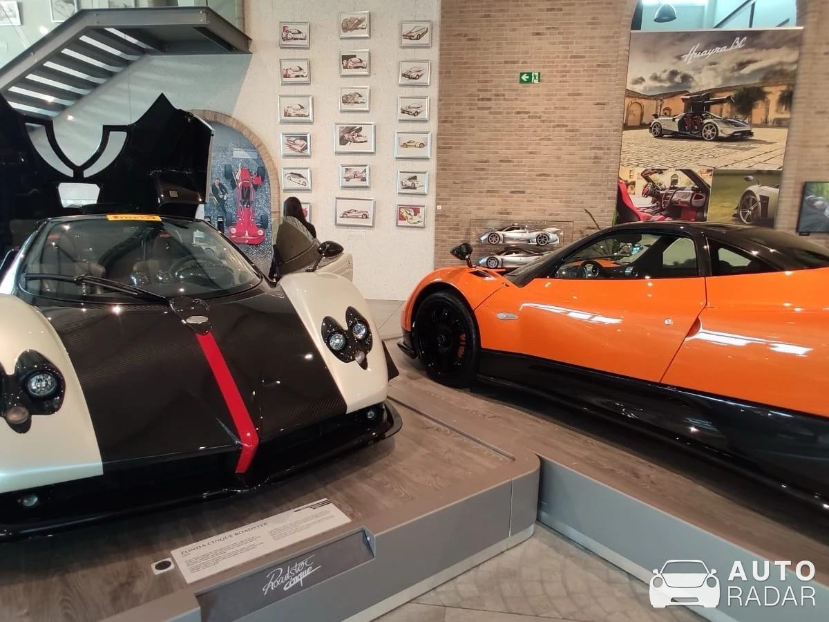 Pagani Zonda Cinque Roadster spotted in Bologna