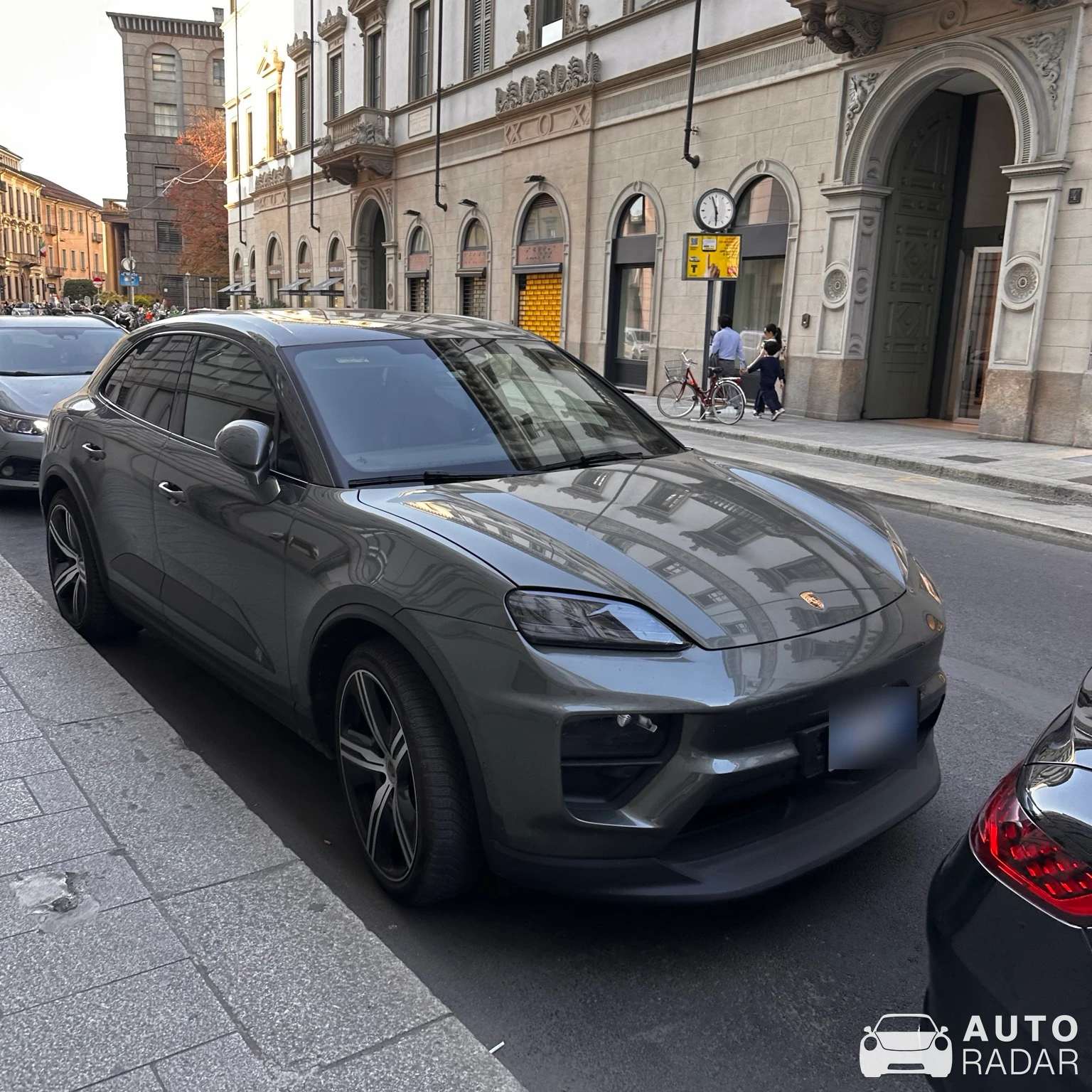 Porsche Macan EV Turbo spotted in Milano