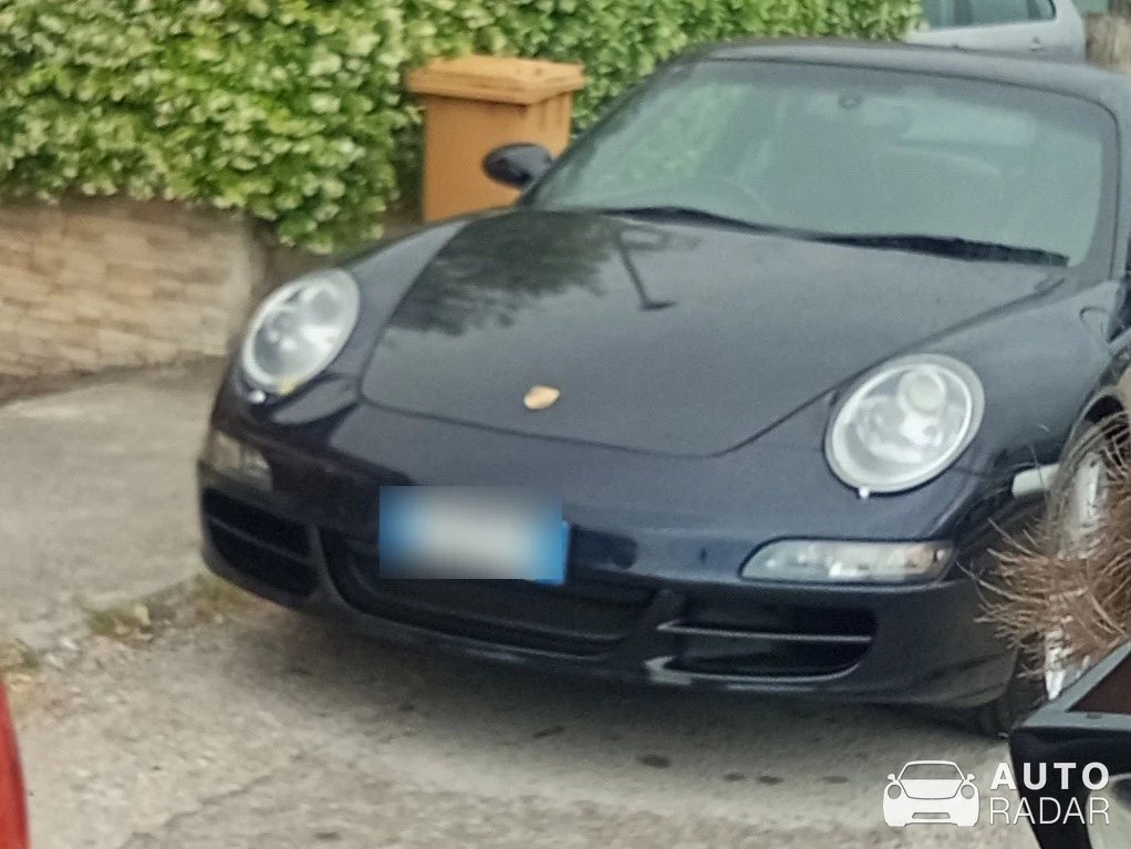 Porsche 997 Carrera 4 spotted in Rieti