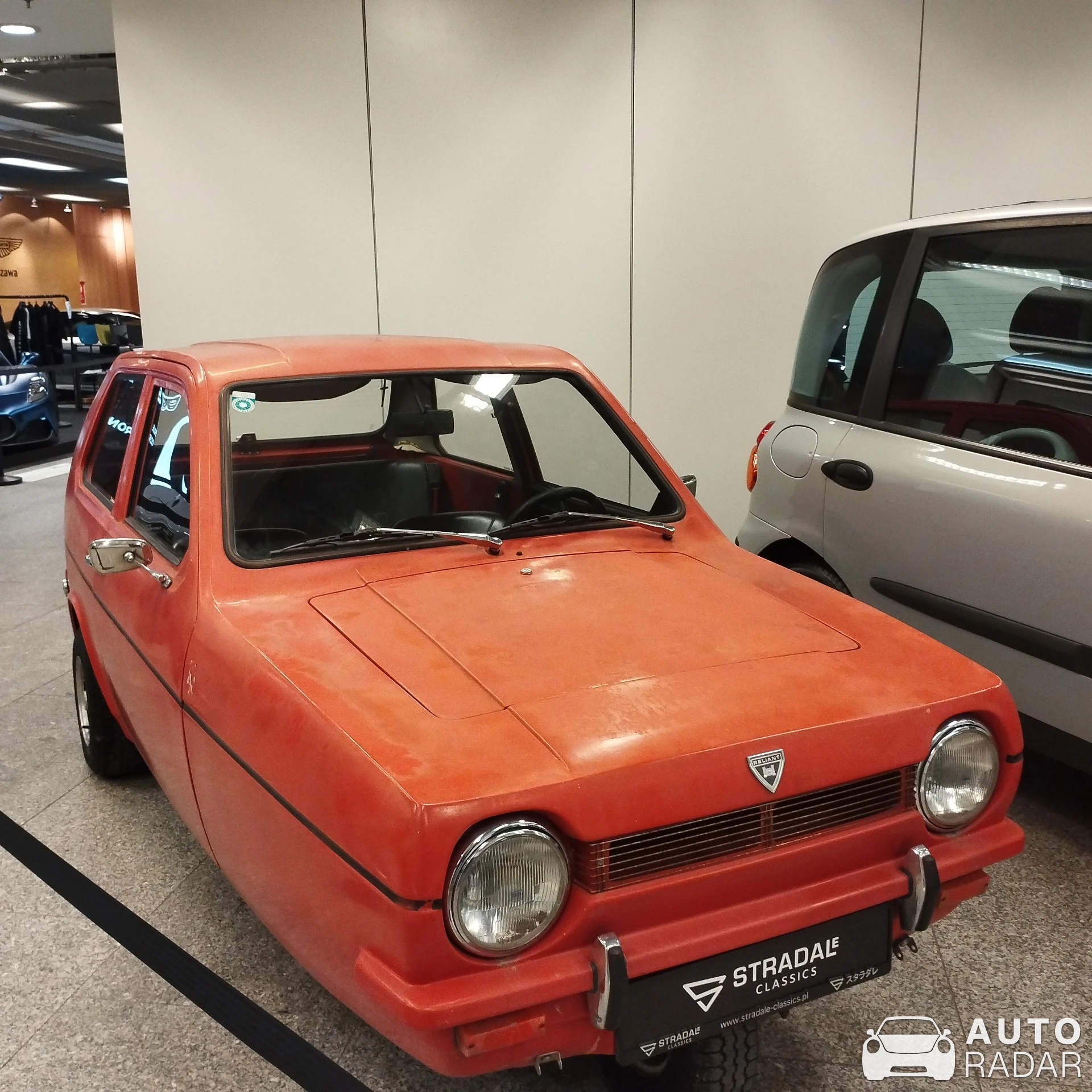 Reliant Robin MkI spotted in Warszawa, Poland
