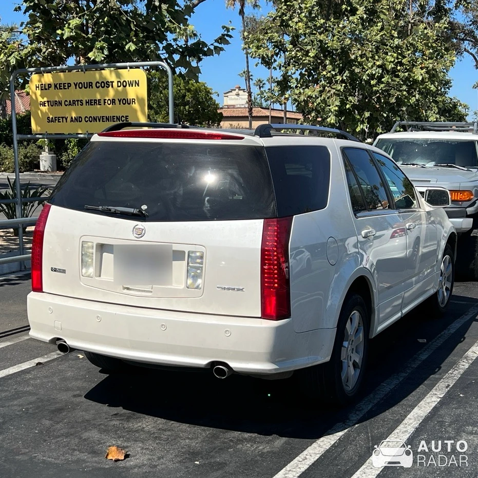 Cadillac SRX spotted in Oxnard