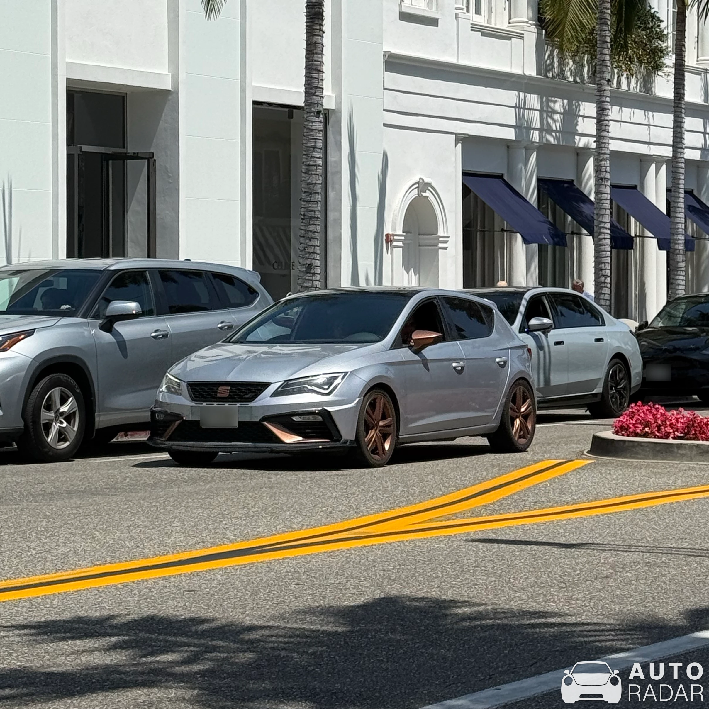 SEAT Leon Cupra R spotted in Beverly Hills