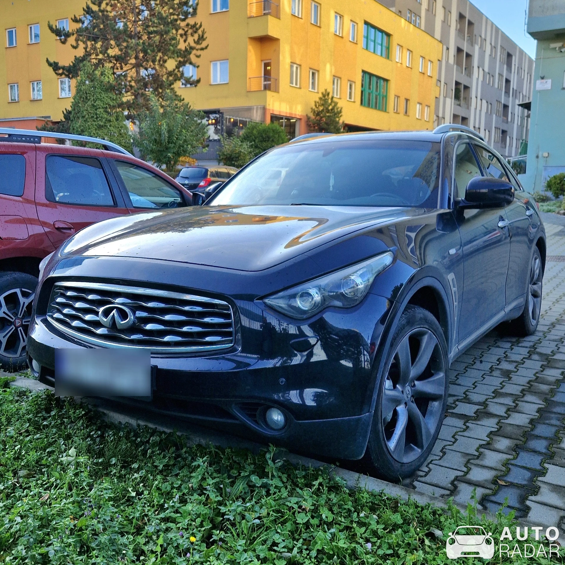 Infiniti QX70 spotted in Kraków