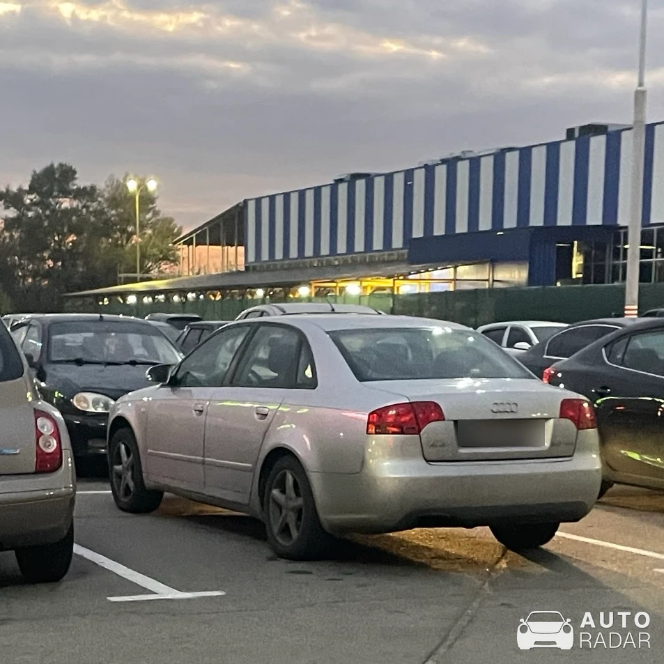 Audi A4 Sedan B7 spotted in Запоріжжя