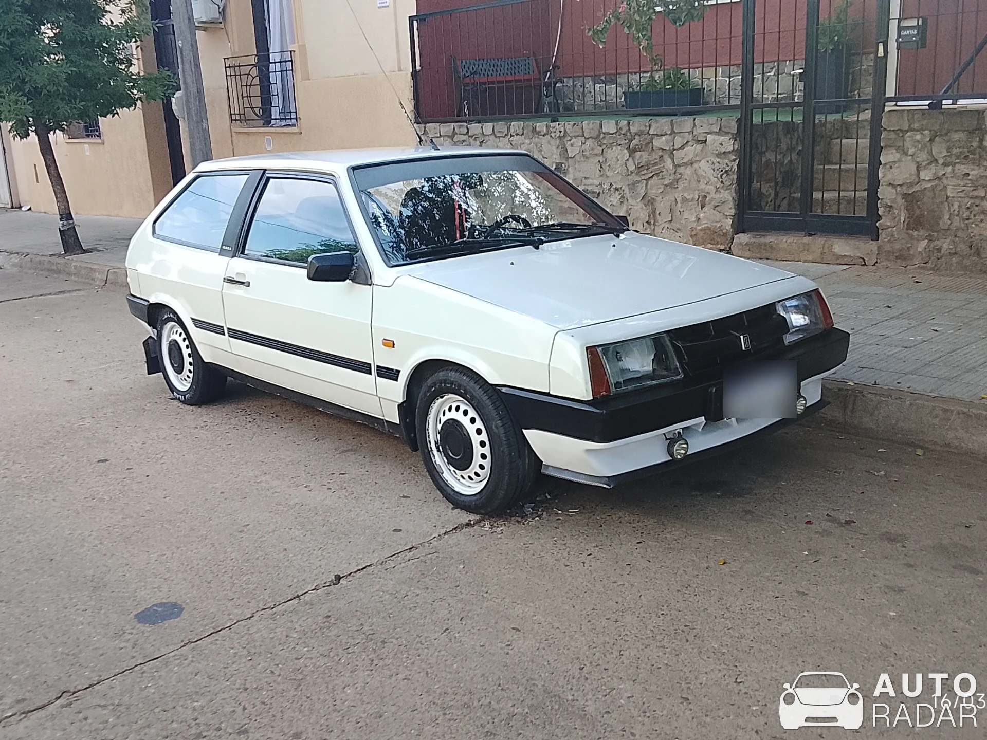 Lada Samara spotted in Salto