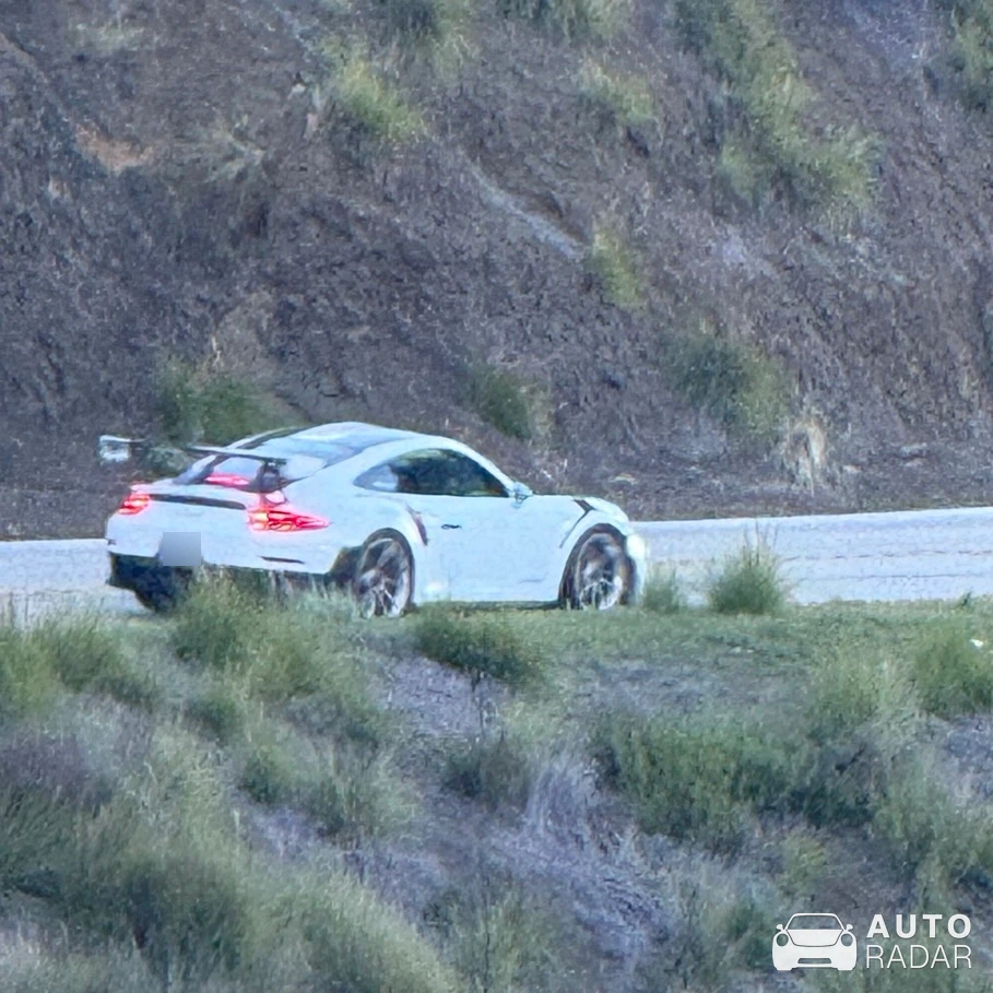 Porsche 991 GT2 RS spotted in Malibu, United States