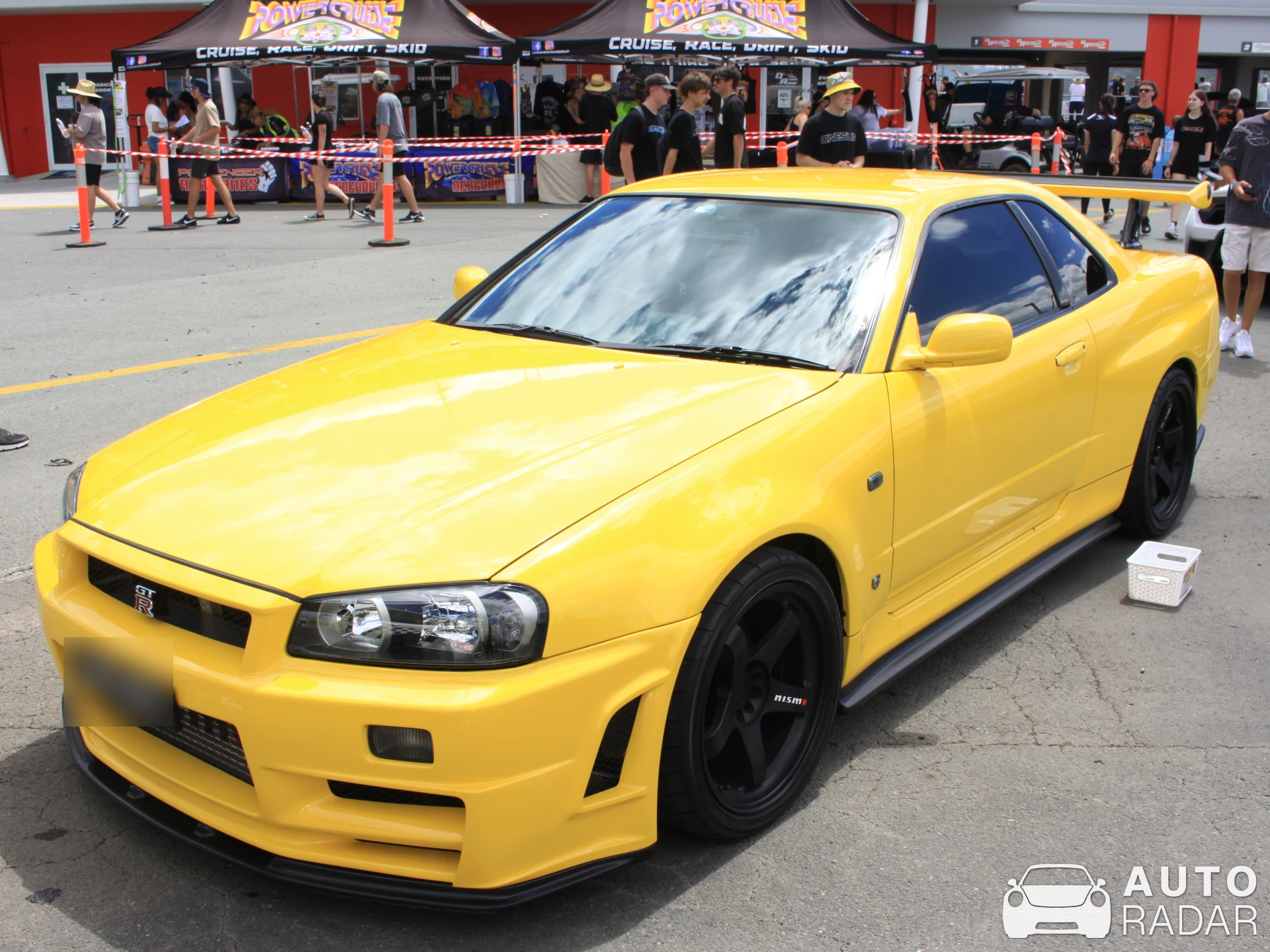 Nissan Skyline R34 GT-R V-Spec spotted in Willowbank