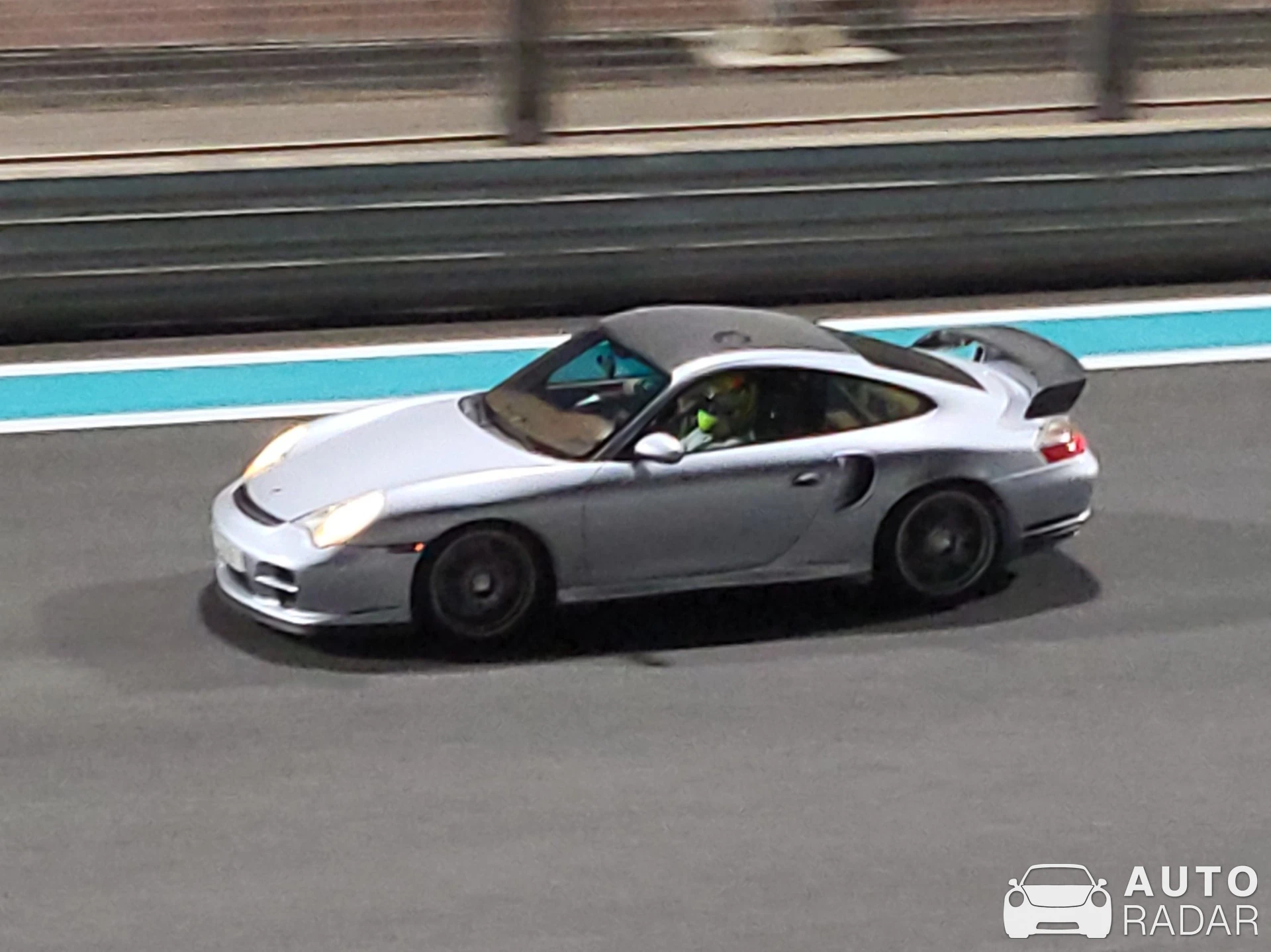 Porsche 996 GT2 spotted in Abu Dhabi, United Arab Emirates