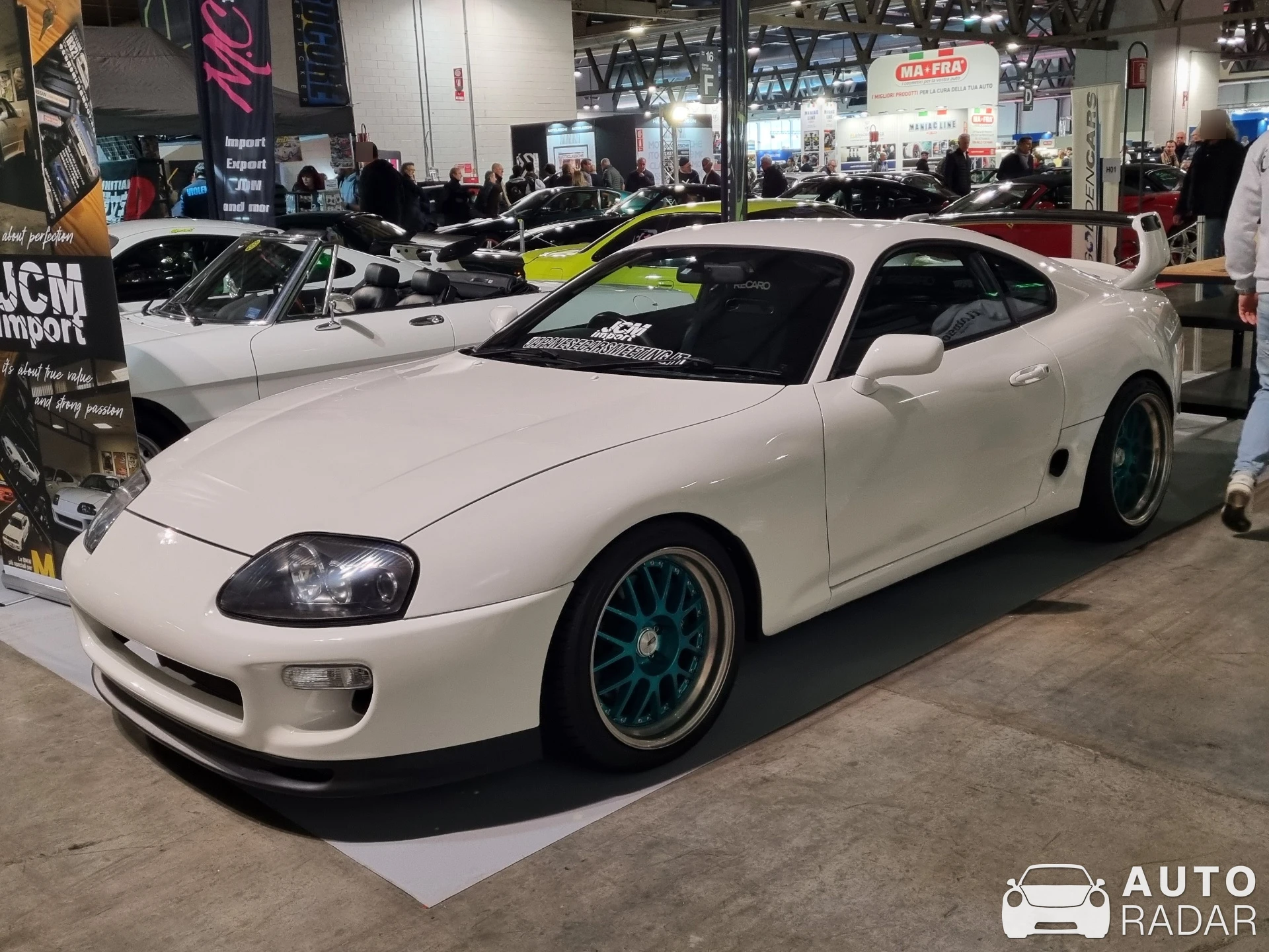 Toyota Supra A80 spotted in Rho, Italia