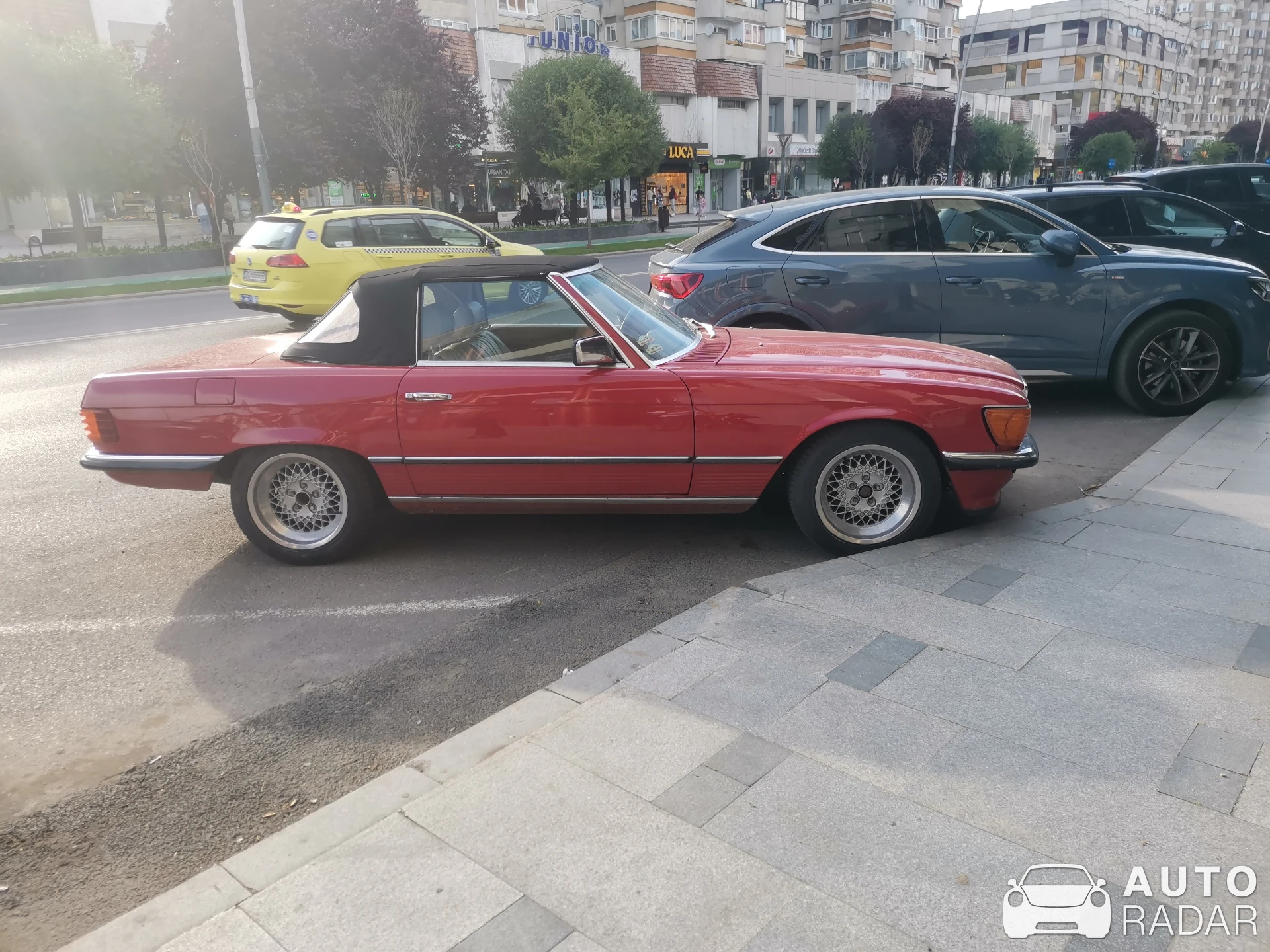 Mercedes-Benz 450 SL R107 spotted in Bacău