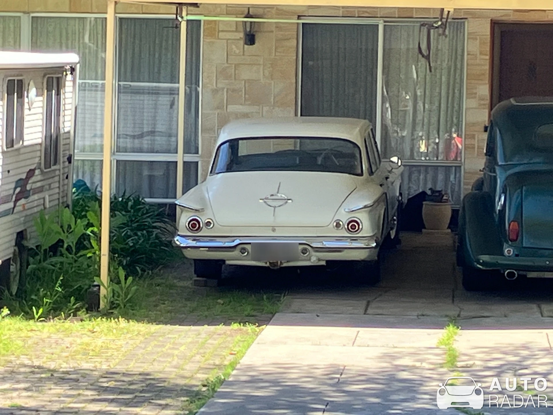 Chrysler Valiant spotted in Adelaide