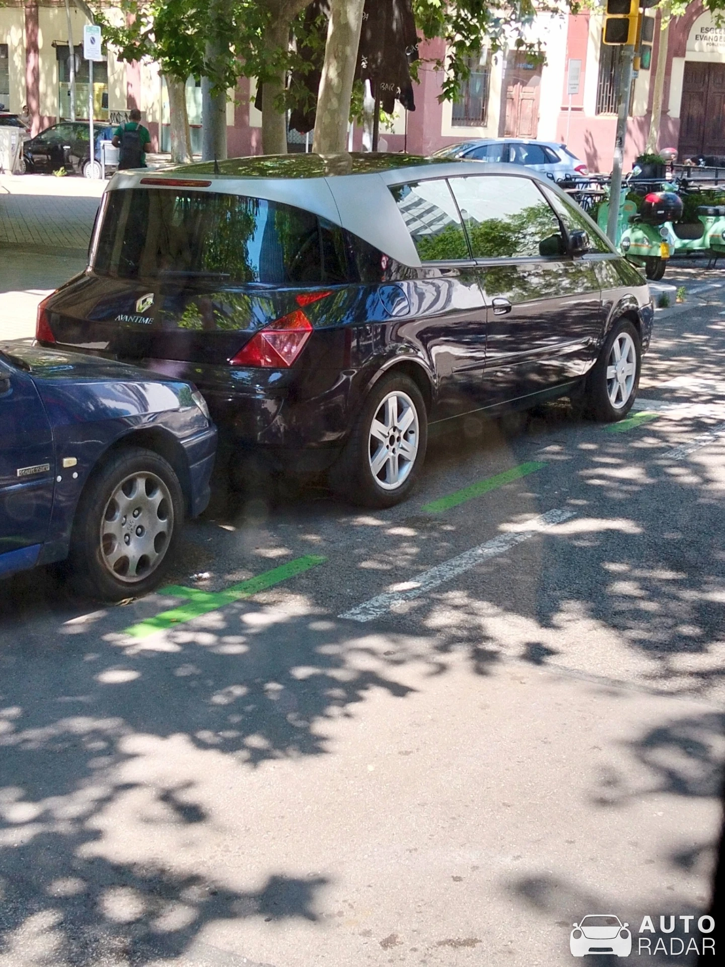 Renault Avantime spotted in Barcelona