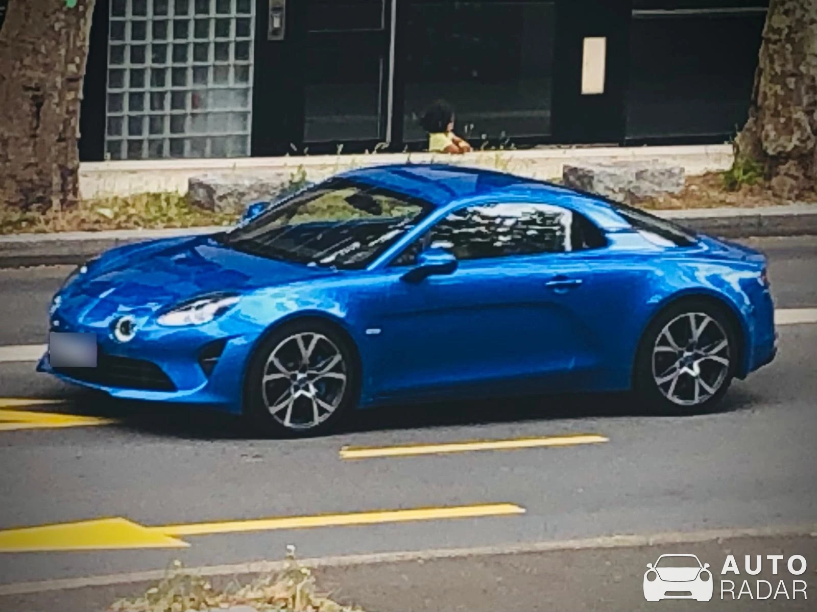 Alpine A110 spotted in Boulogne-Billancourt, France
