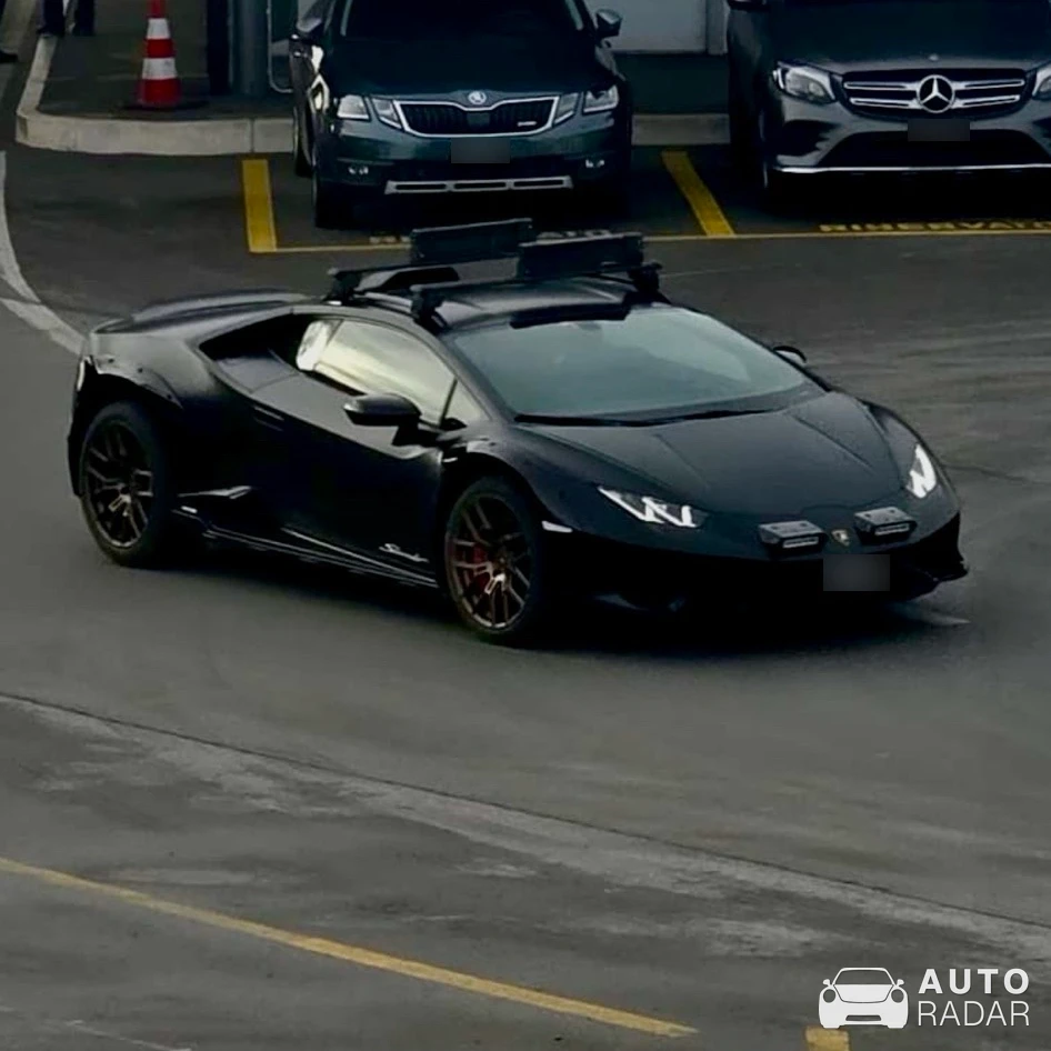 Lamborghini Huracán LP610-4 Sterrato spotted in Varese, Italia