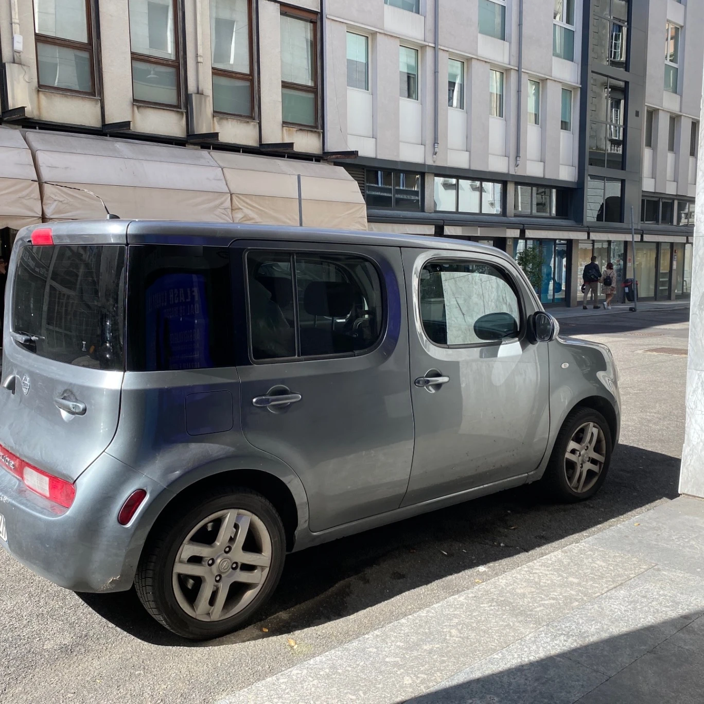 Nissan Cube spotted in Como
