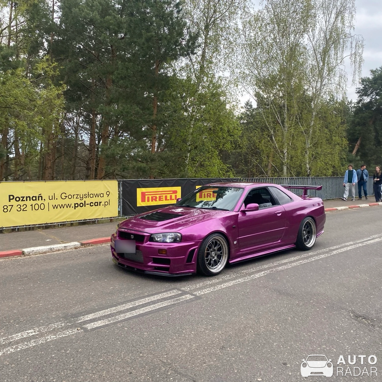Nissan Skyline R34 GT-R V-Spec spotted in Przeźmierowo