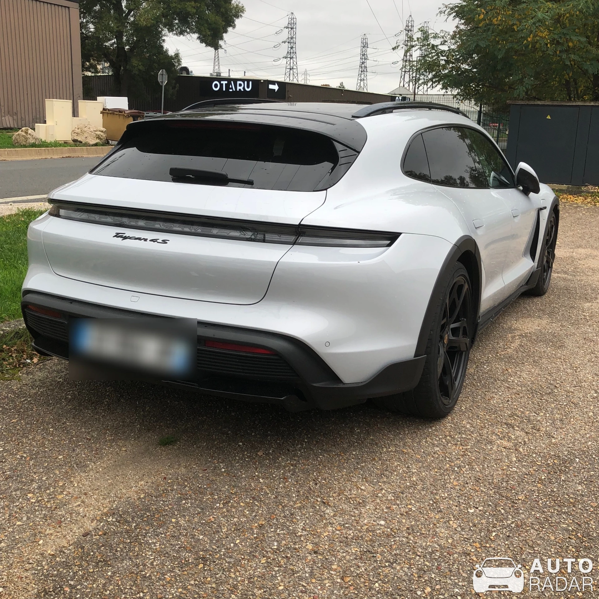 Porsche Taycan 4S Cross Turismo spotted in Saran, France