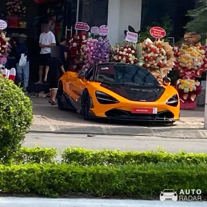McLaren 720S spotted in Thành phố Hà Tĩnh, Việt Nam