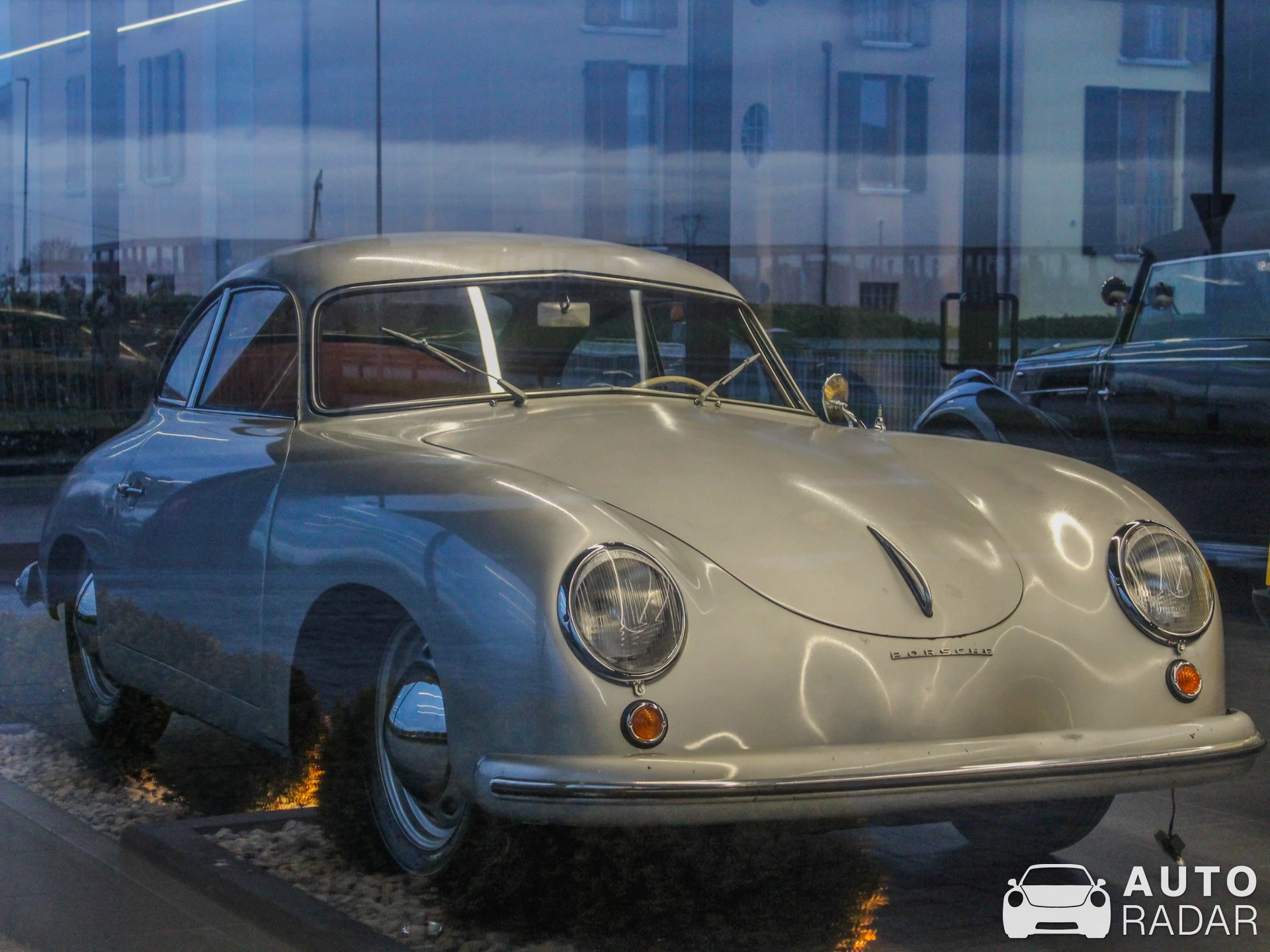 Porsche 356 spotted in Chiaviche, Italy