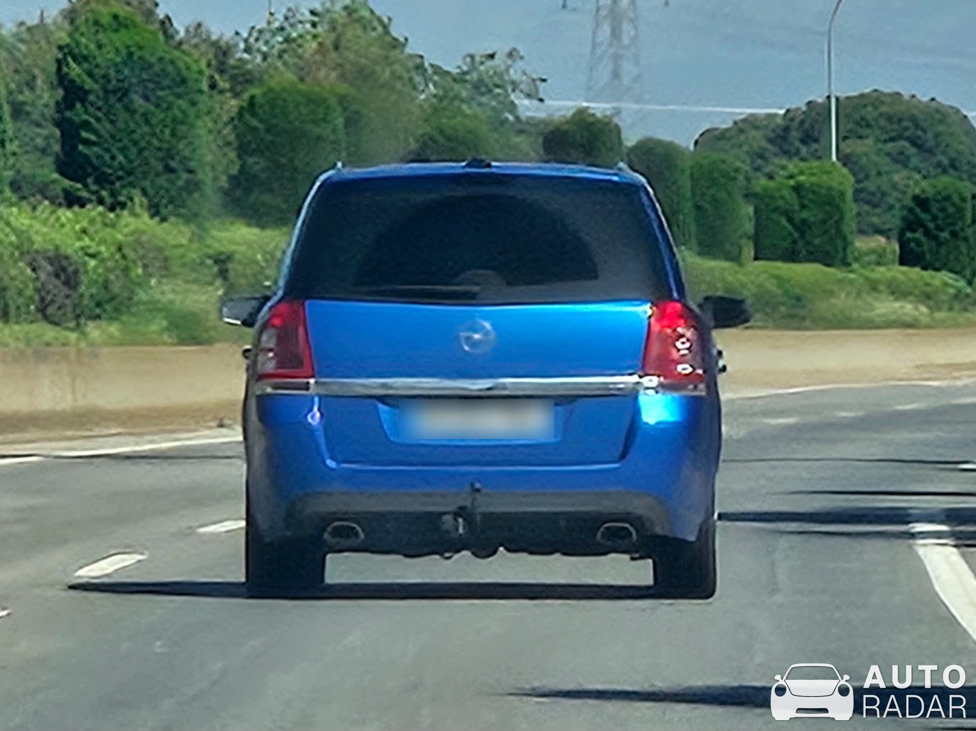 Opel Zafira spotted in Castejón