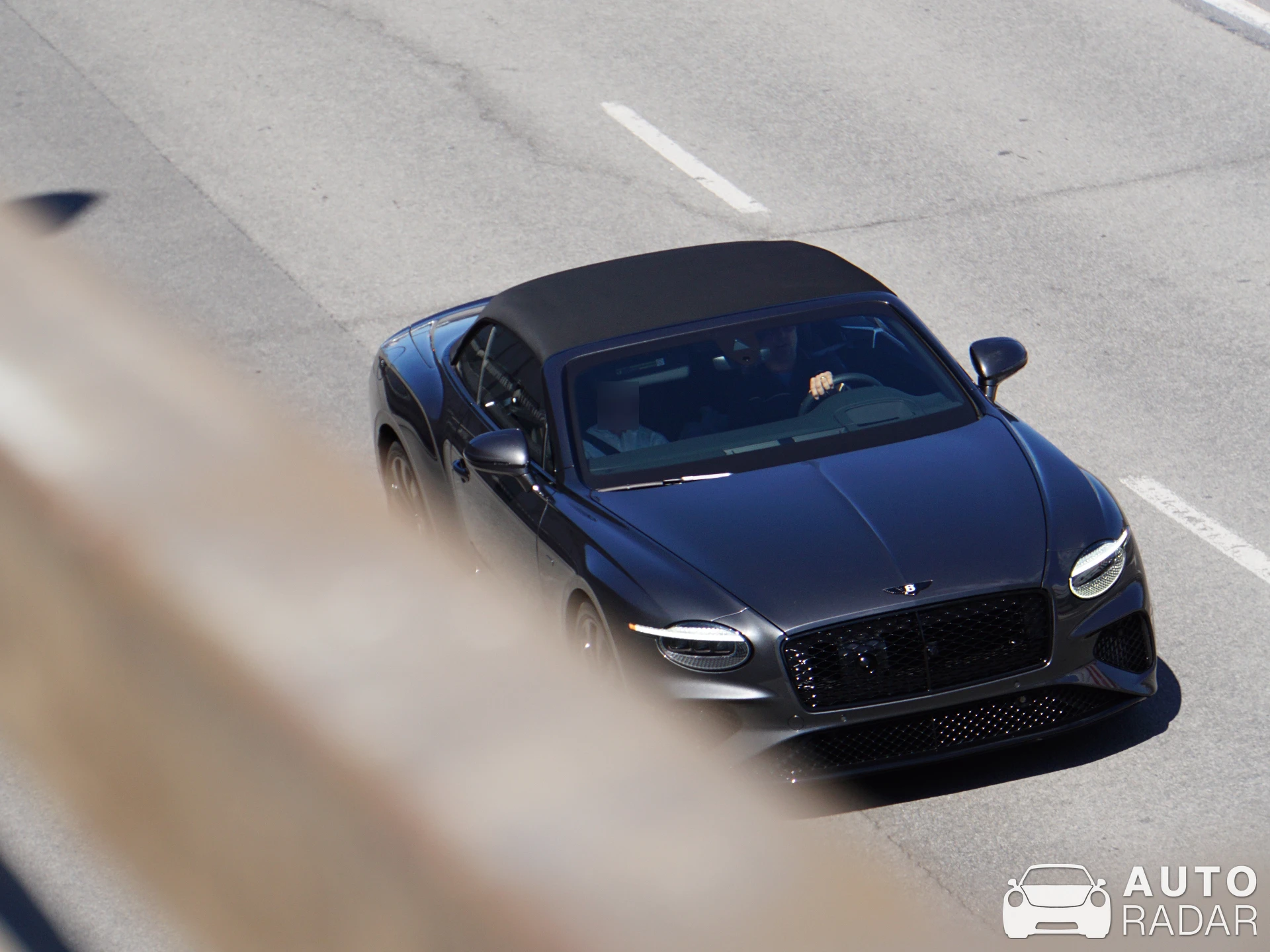 Bentley Continental GTC 2025 spotted in Montréal