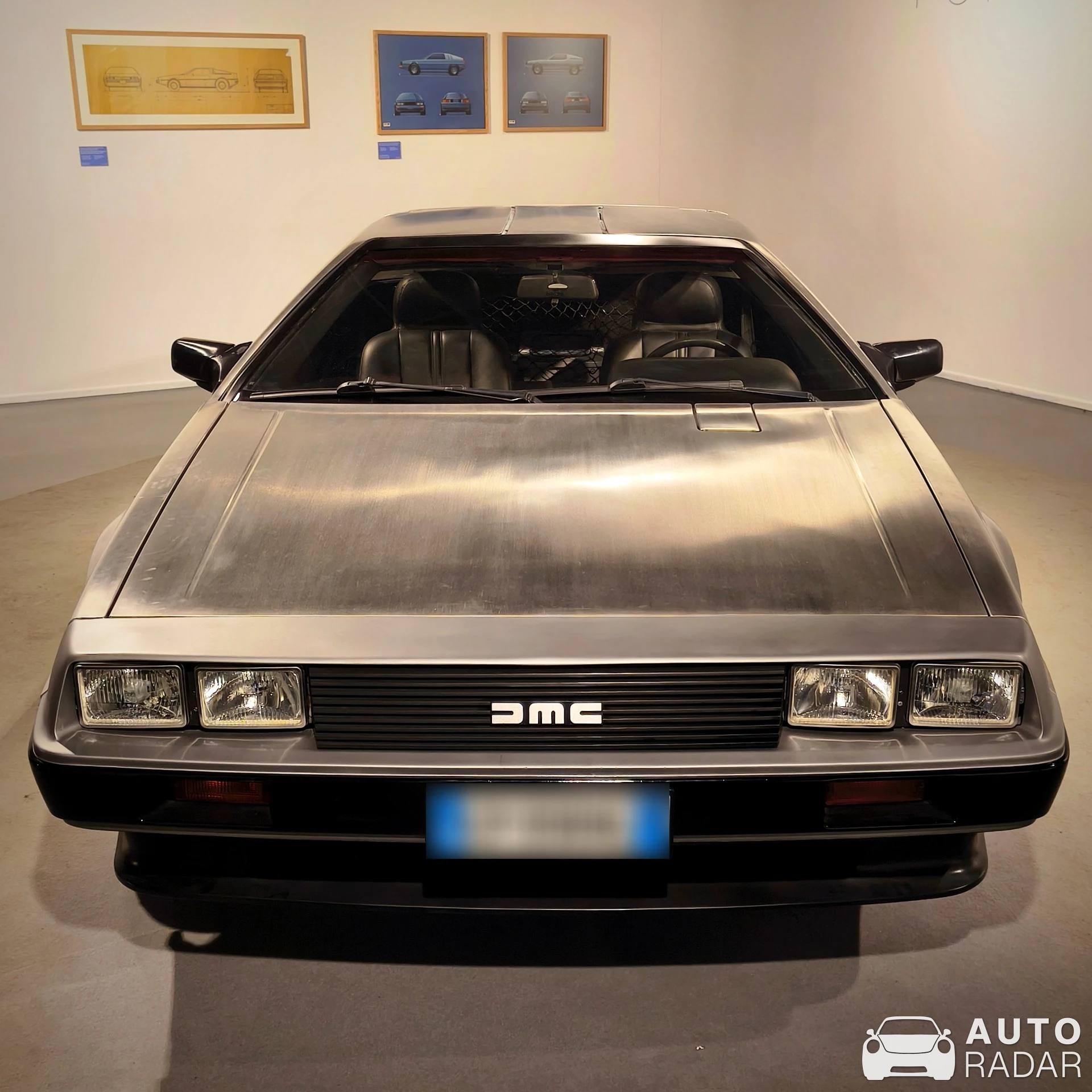 DeLorean DMC-12 spotted in Torino, Italy