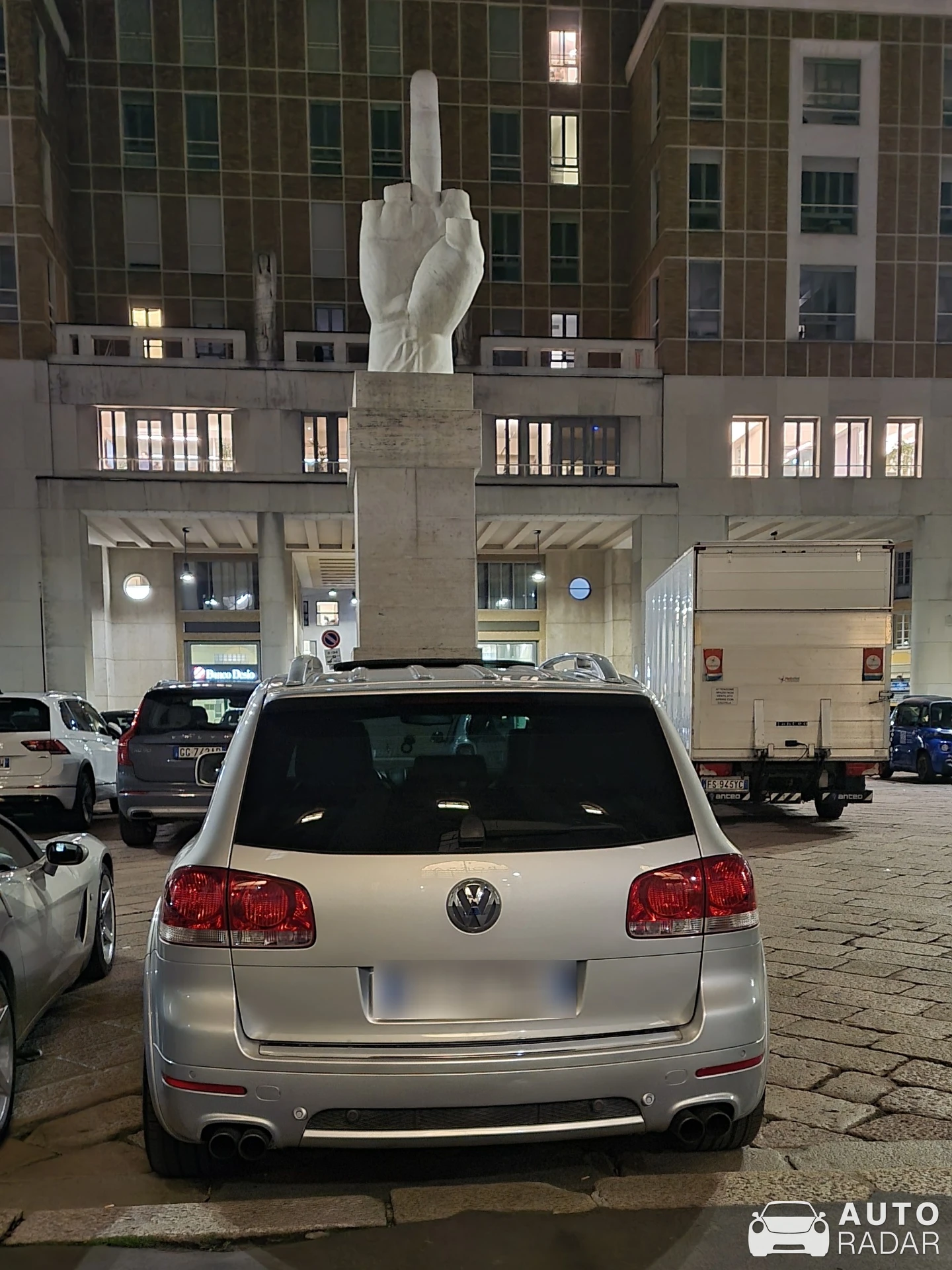 Volkswagen Touareg W12 spotted in Milano
