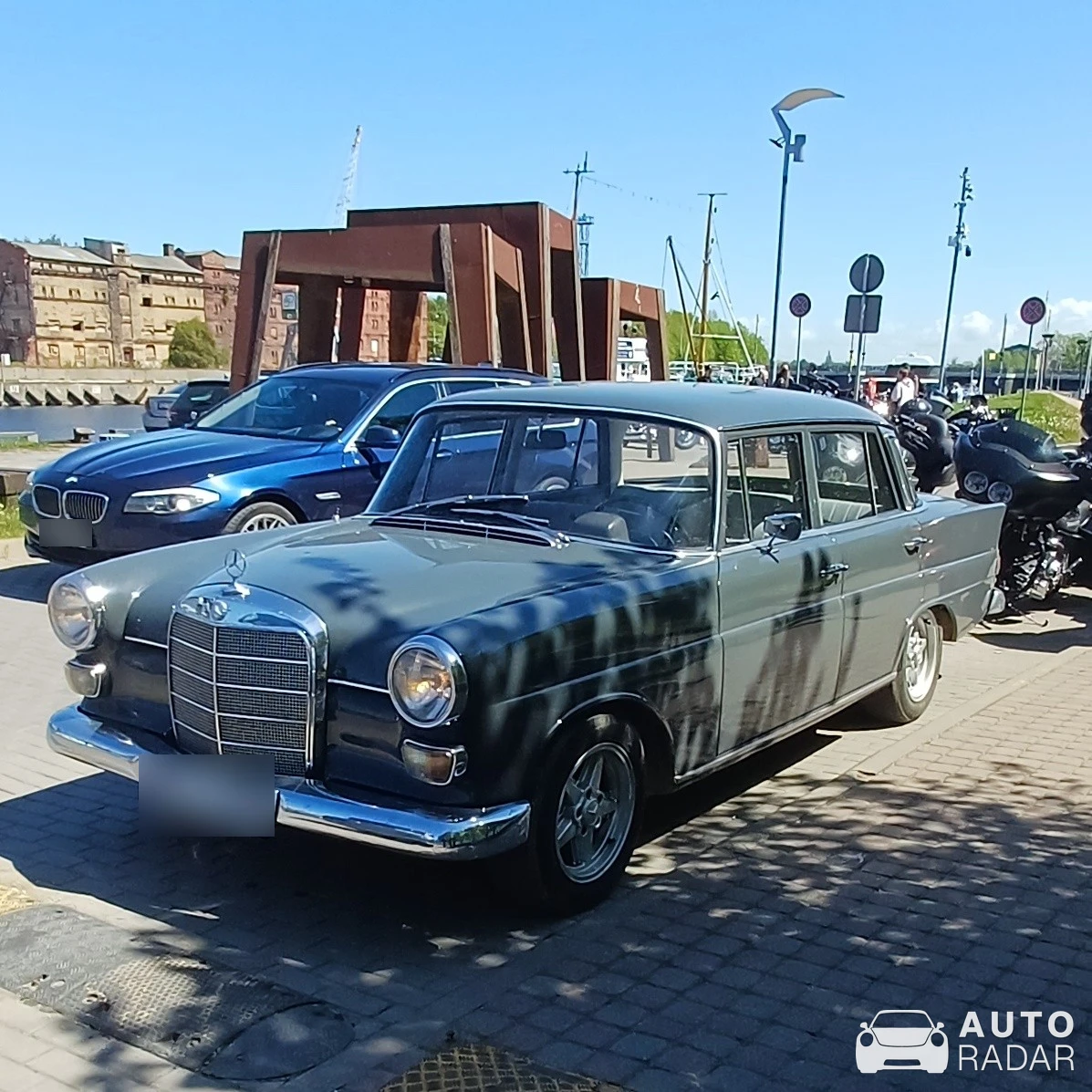 Mercedes-Benz 200D W110 spotted in Liepāja