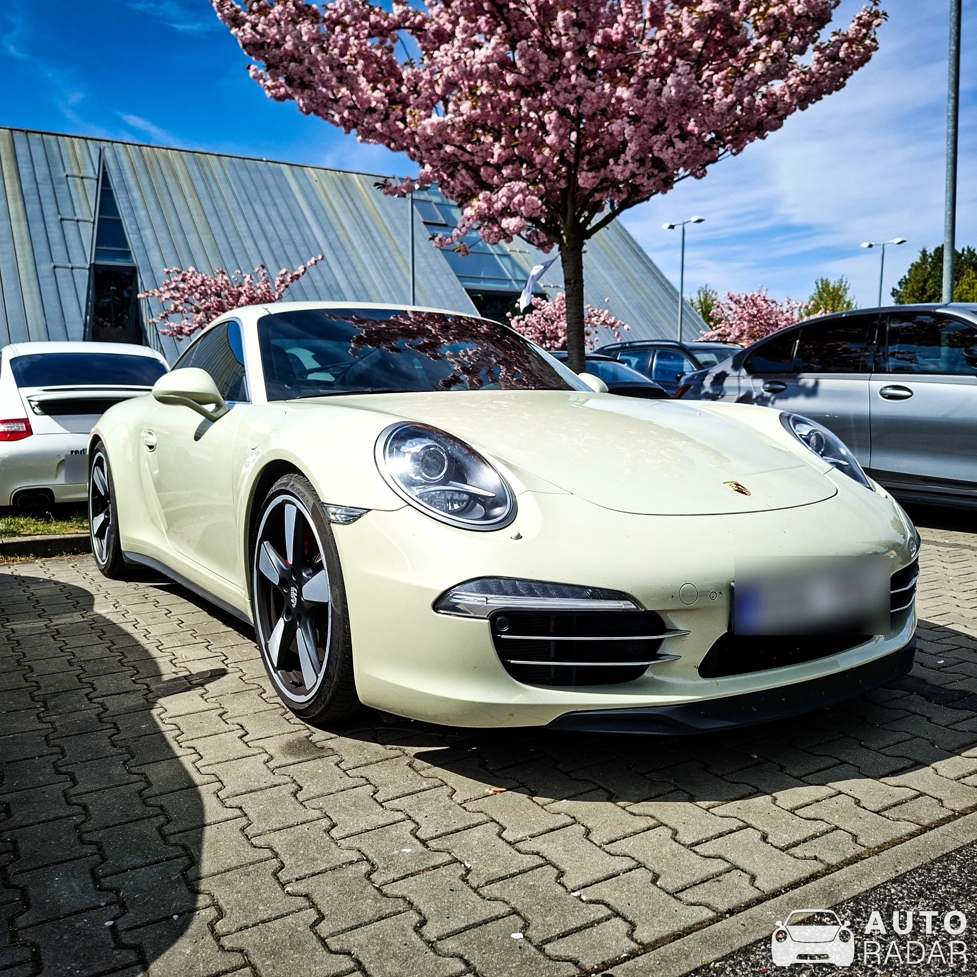 Porsche 991 50th Anniversary Edition spotted in London