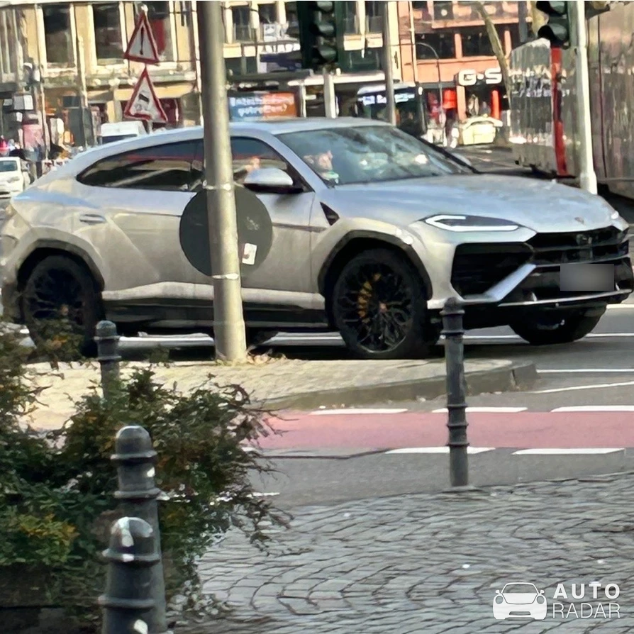Lamborghini Urus SE spotted in Köln, Germany