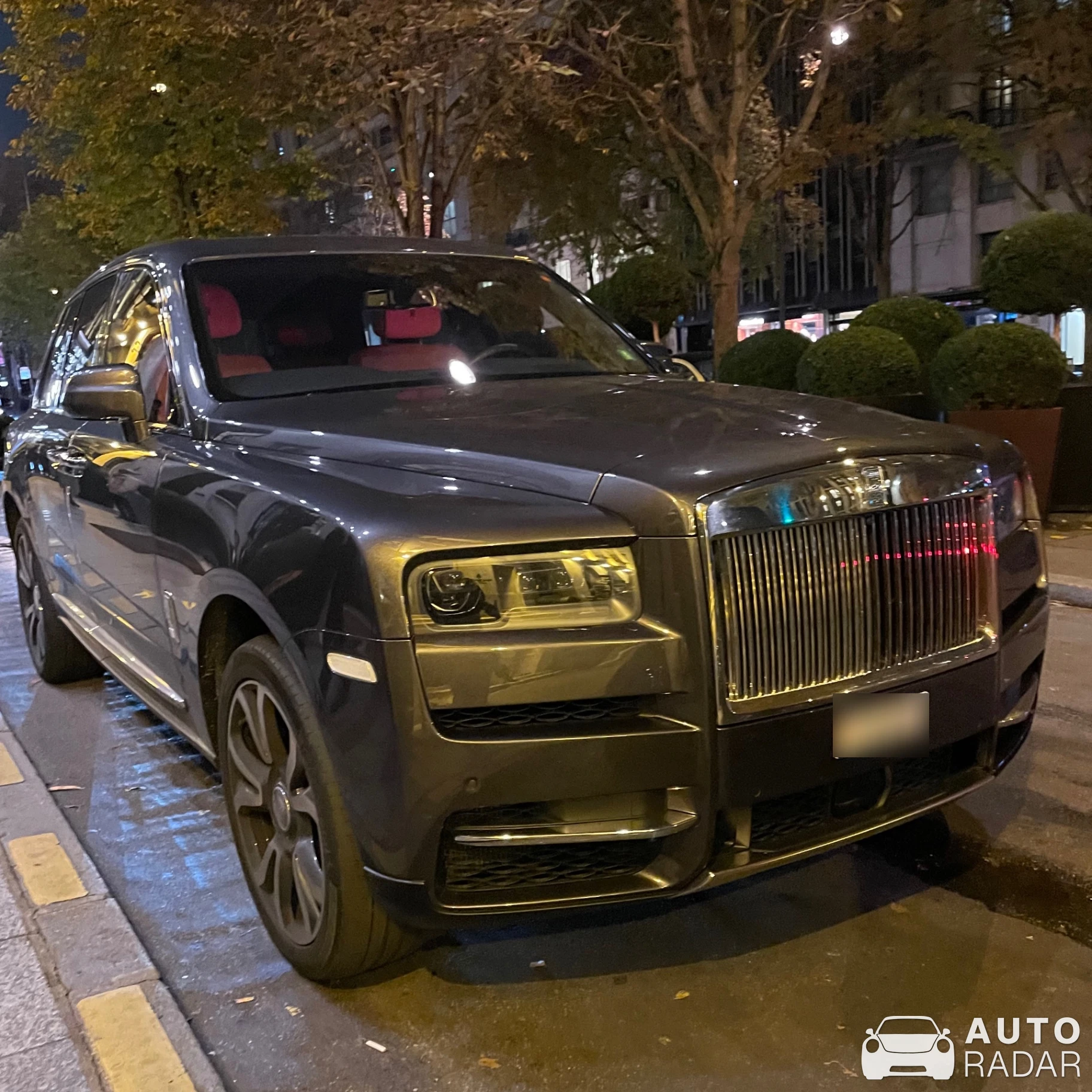 Rolls-Royce Cullinan spotted in Paris, Frankrike