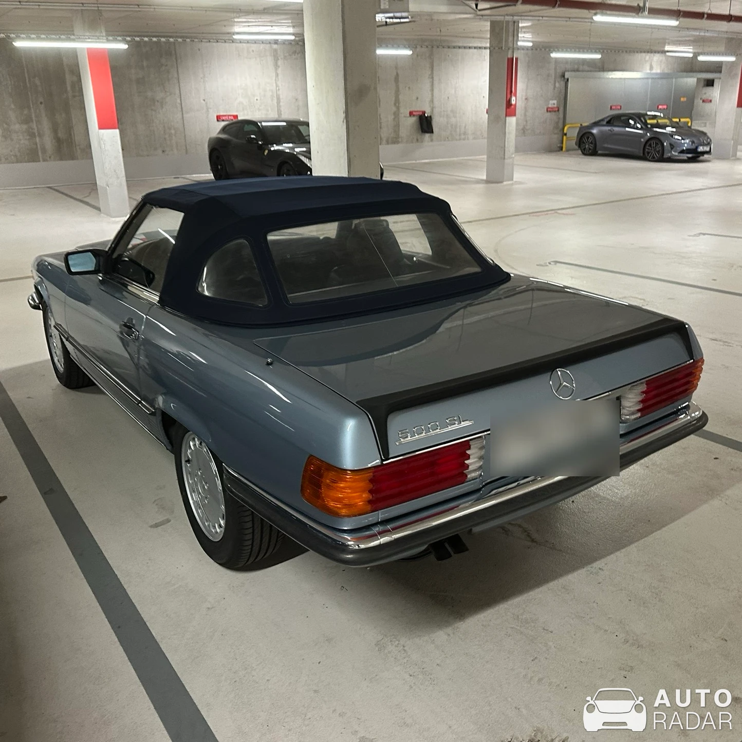 Mercedes-Benz 500 SL spotted in München