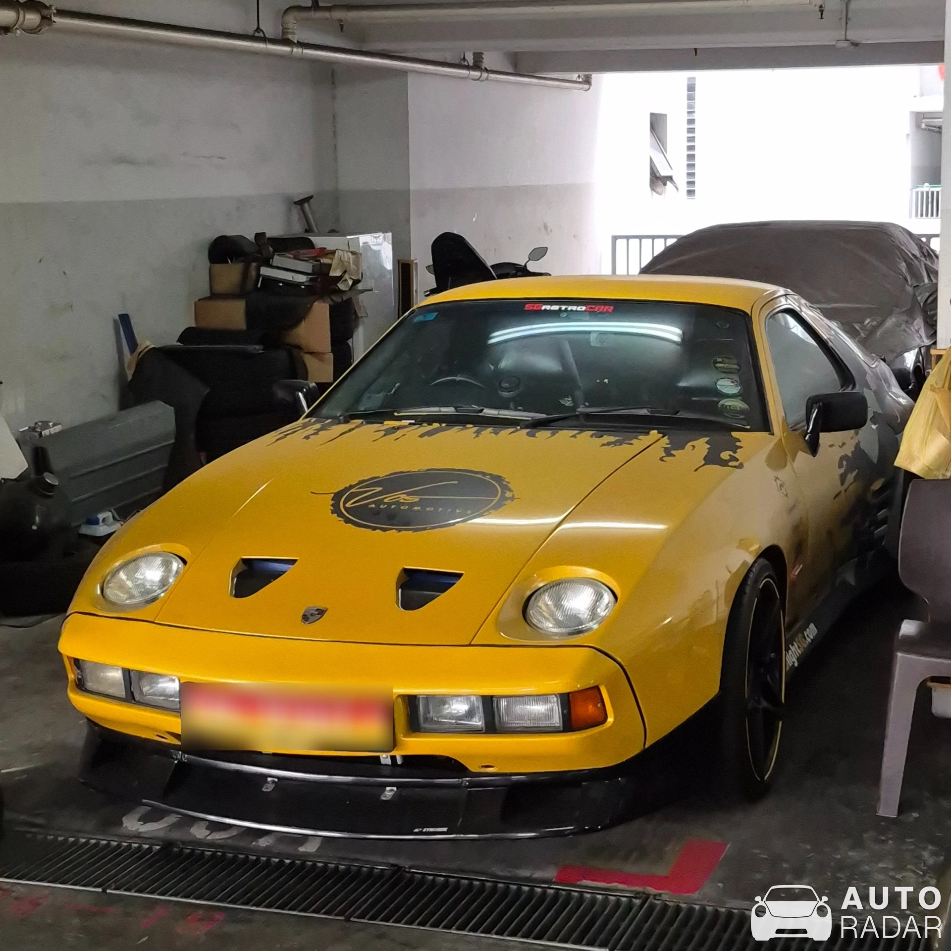 Porsche 928S spotted in Singapore