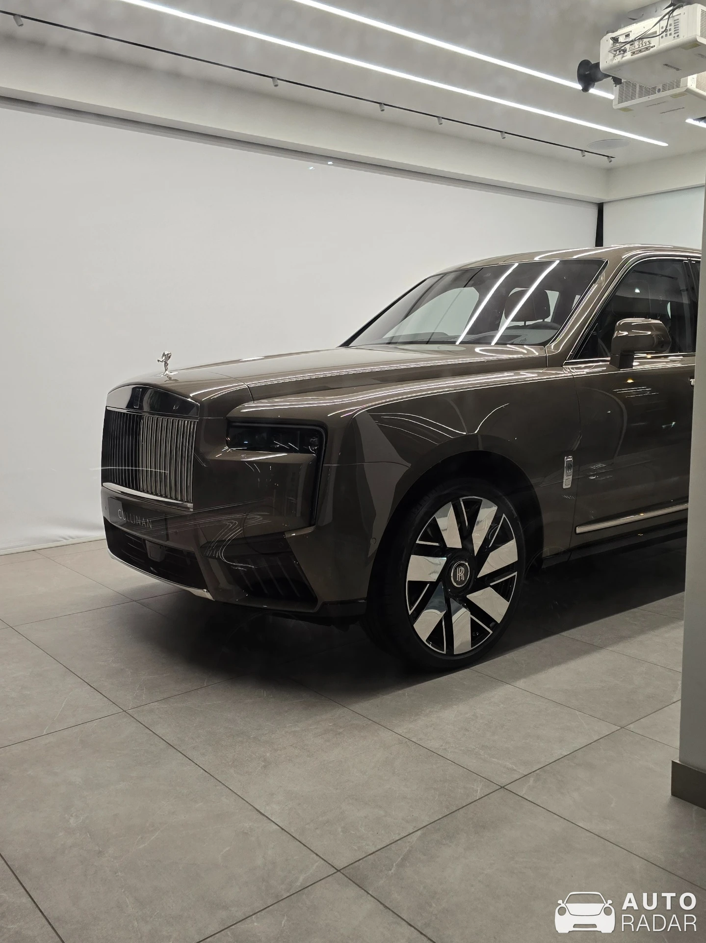Rolls-Royce Cullinan Series II spotted in Beşiktaş, Türkiye