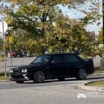 BMW M3 E30 spotted in Terrebonne, Canada
