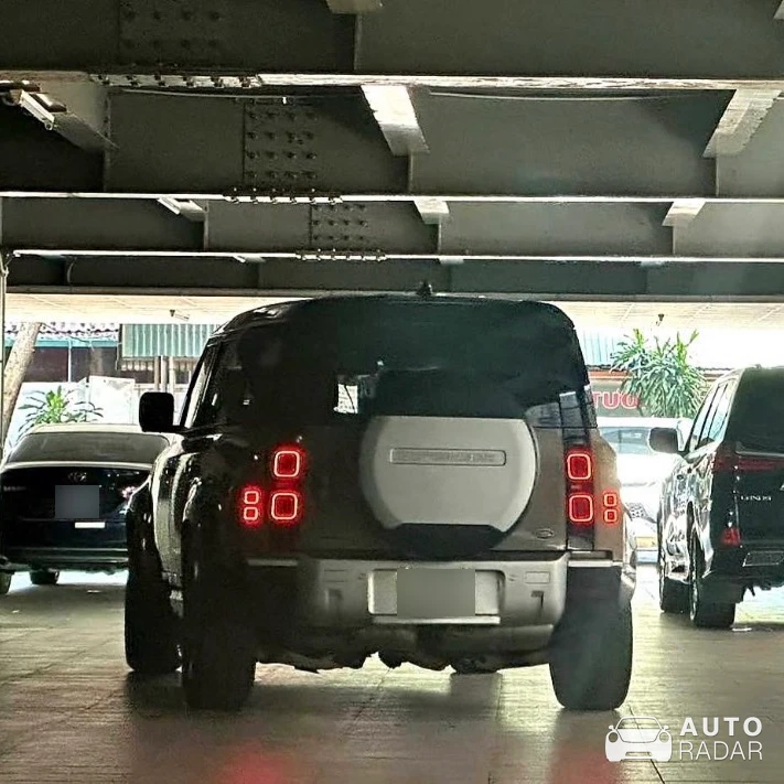Land Rover Rover Defender 70 spotted in Thành phố Việt Trì