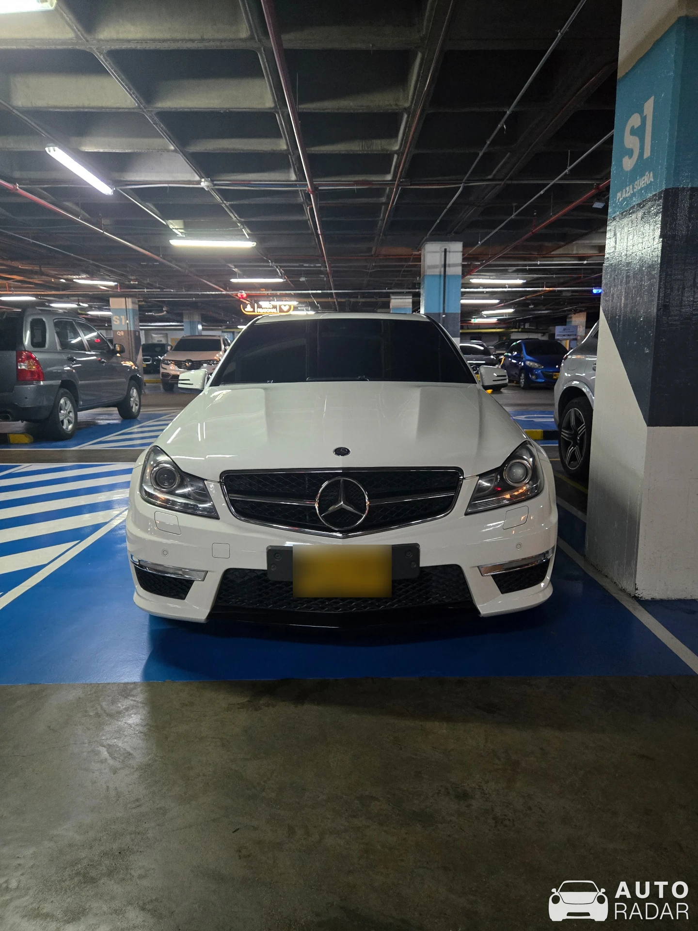Mercedes-AMG C 63 Coupé W204 spotted in Bogotá, Colombia