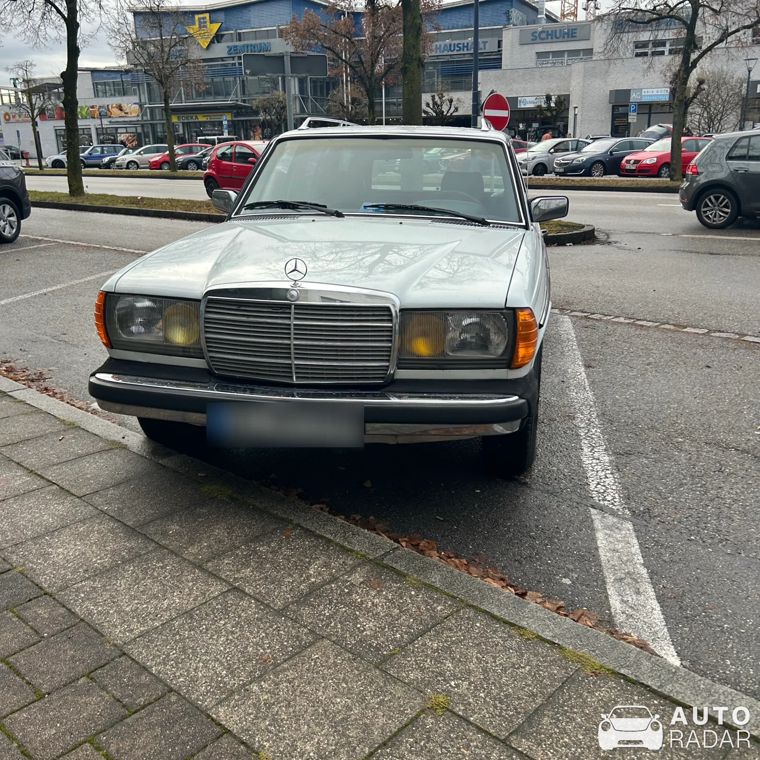 Mercedes-Benz 300E W123 spotted in Burghausen